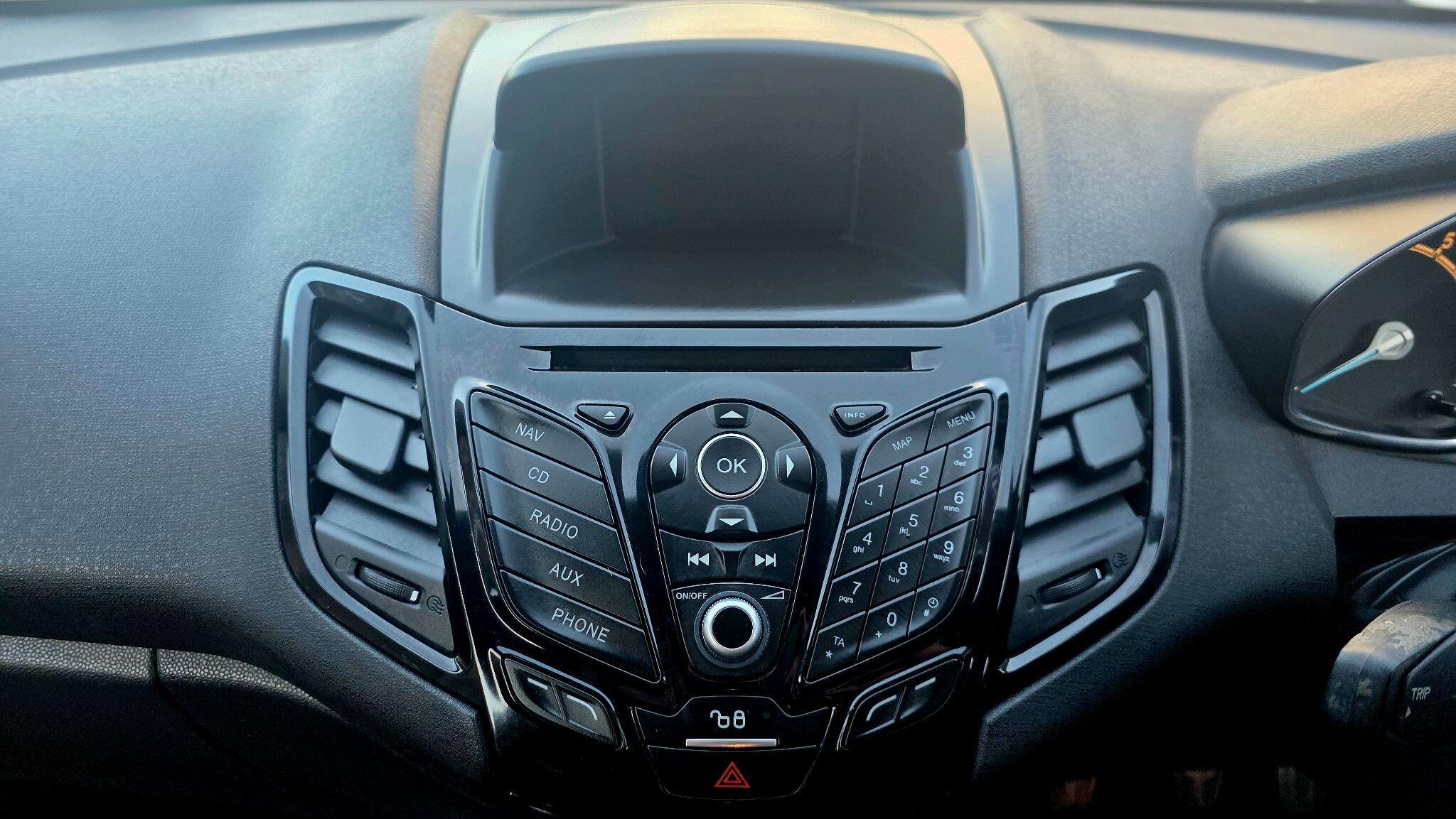 Ford Fiesta - Image 23