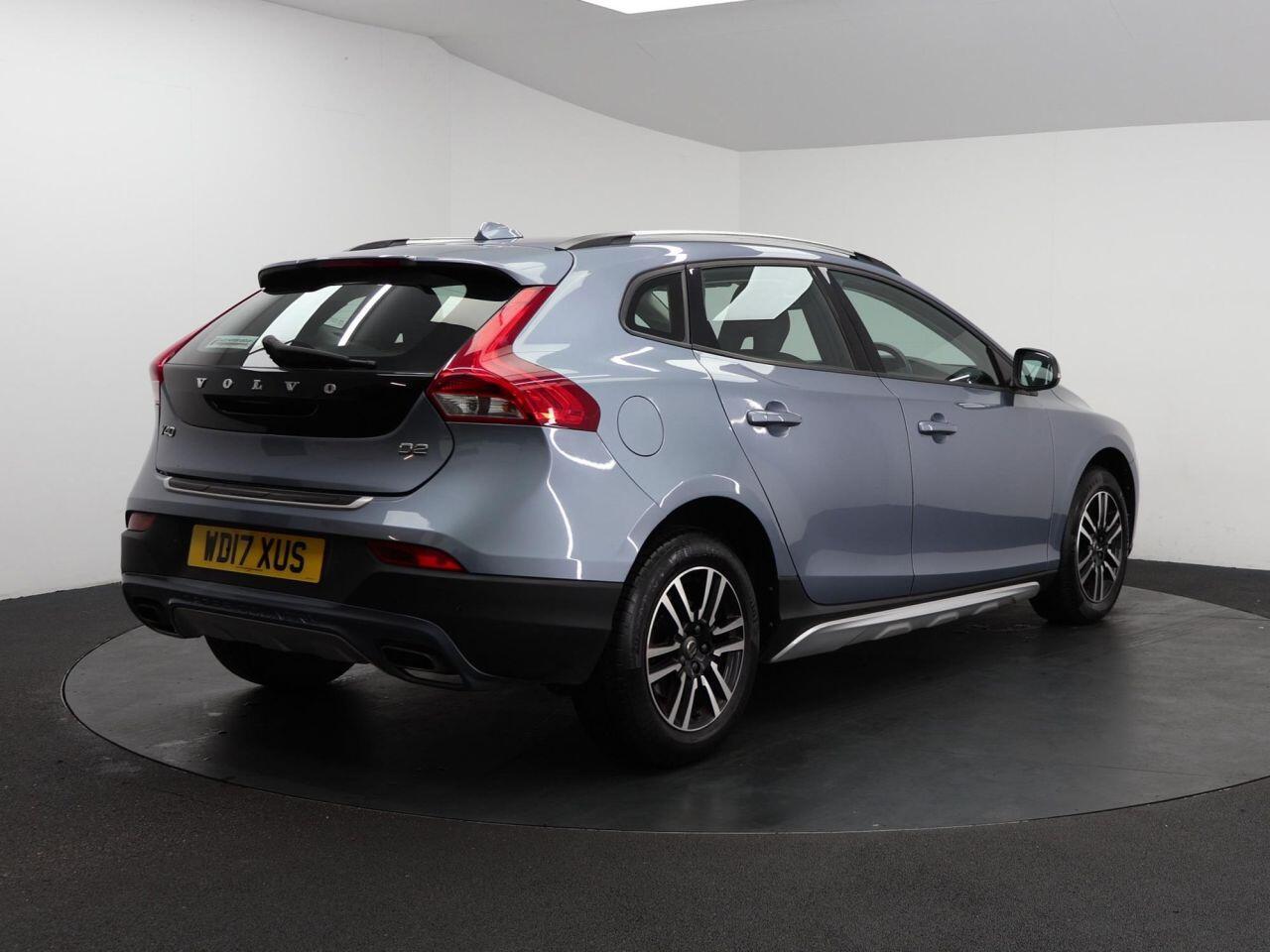 Volvo V40 CROSS COUNTRY - Image 11
