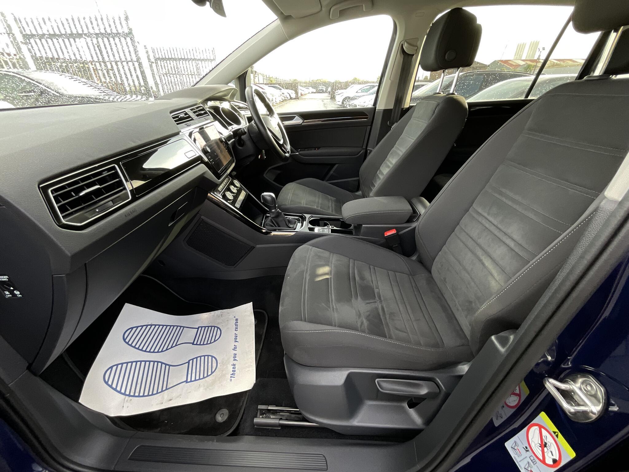 Volkswagen Touran - Image 18