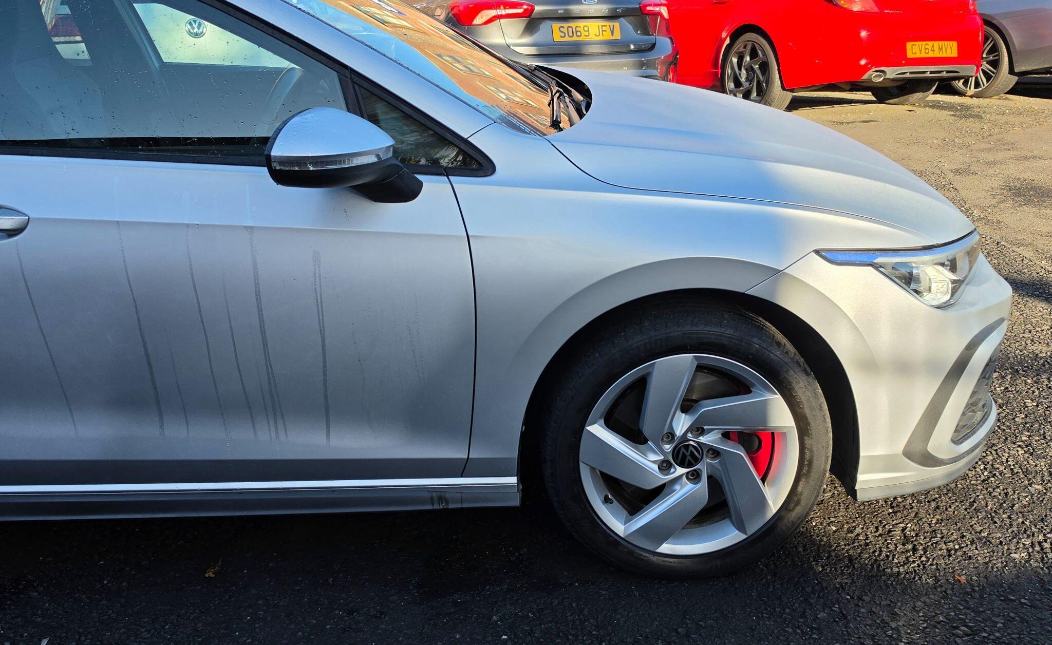 Volkswagen Golf - Image 9