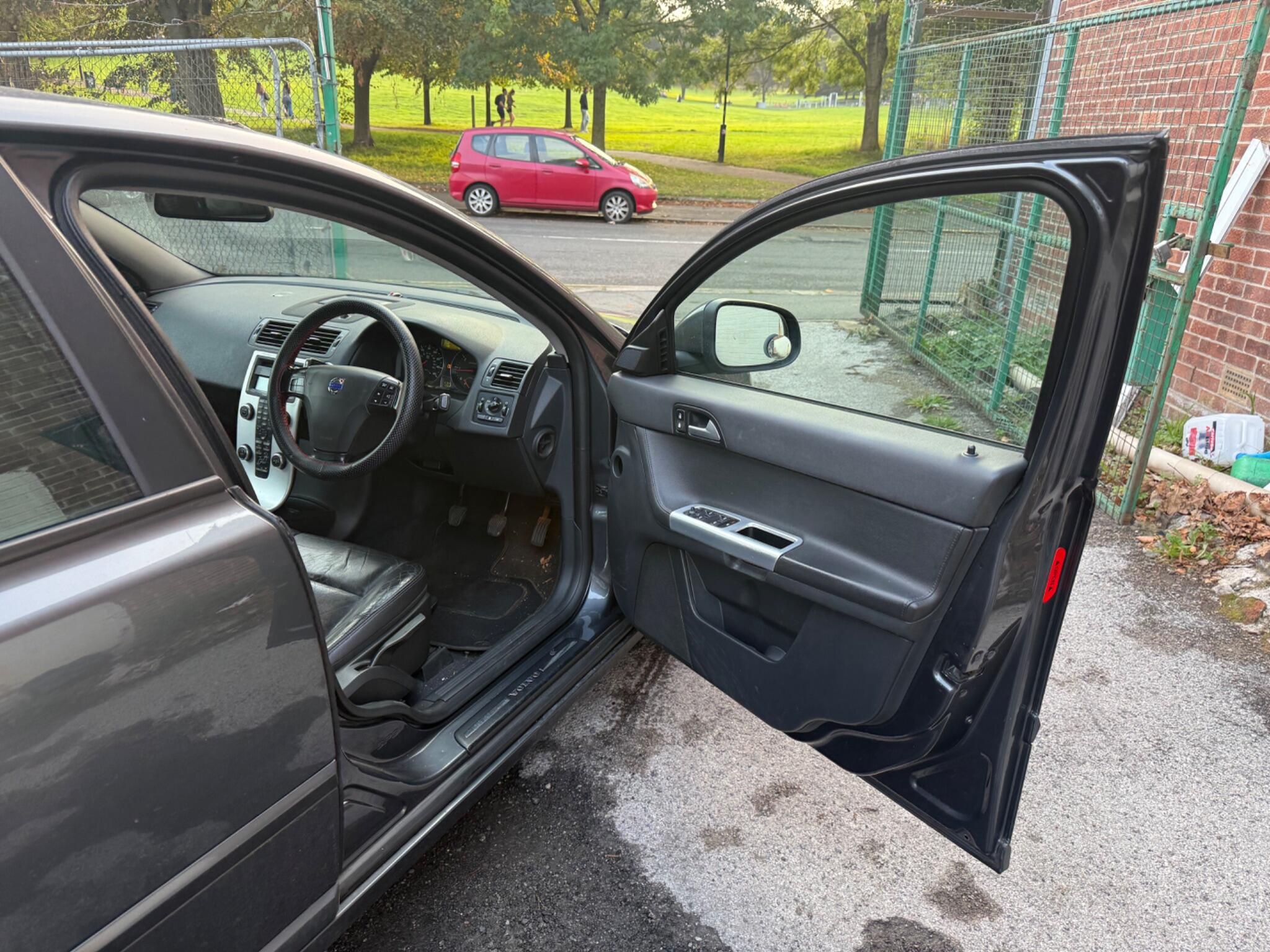 Volvo S40 - Image 15