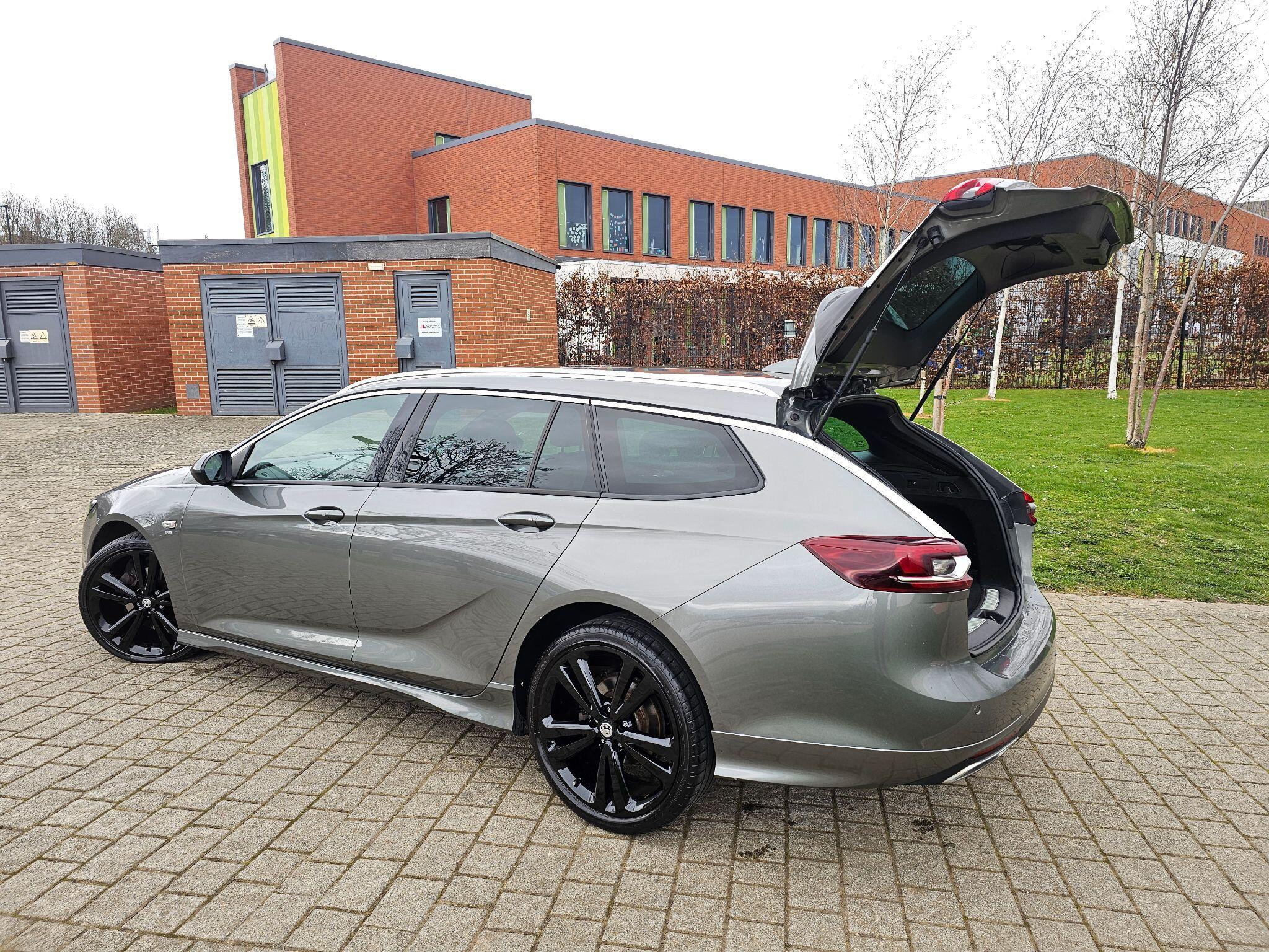 Vauxhall Insignia - Image 32