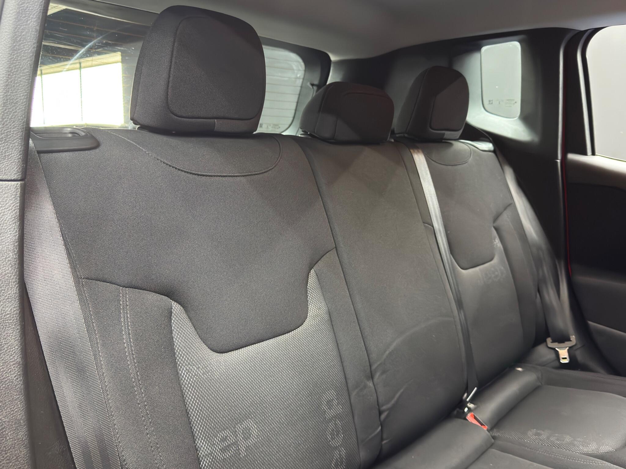 Jeep Renegade - Image 15