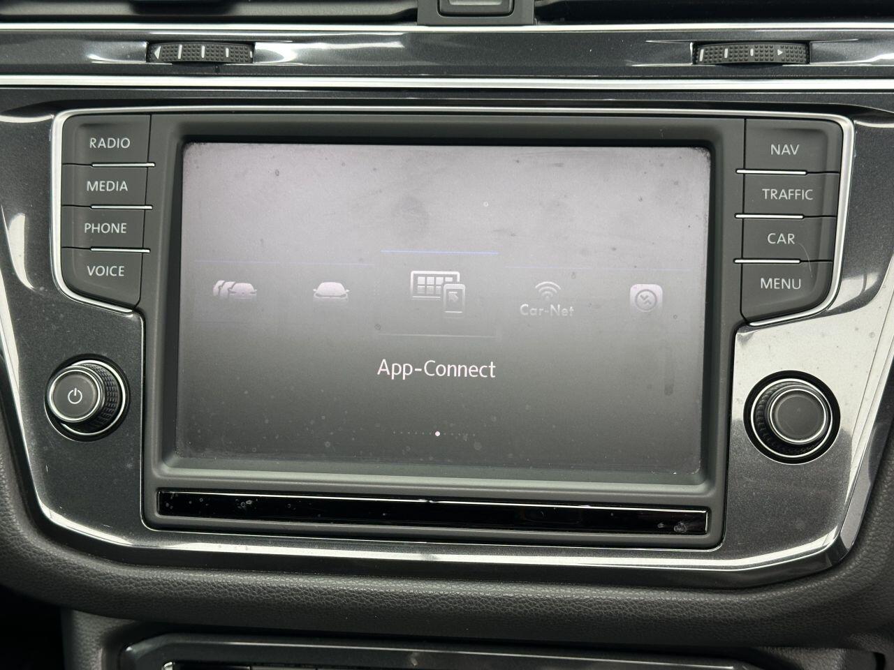 Volkswagen Tiguan - Image 17