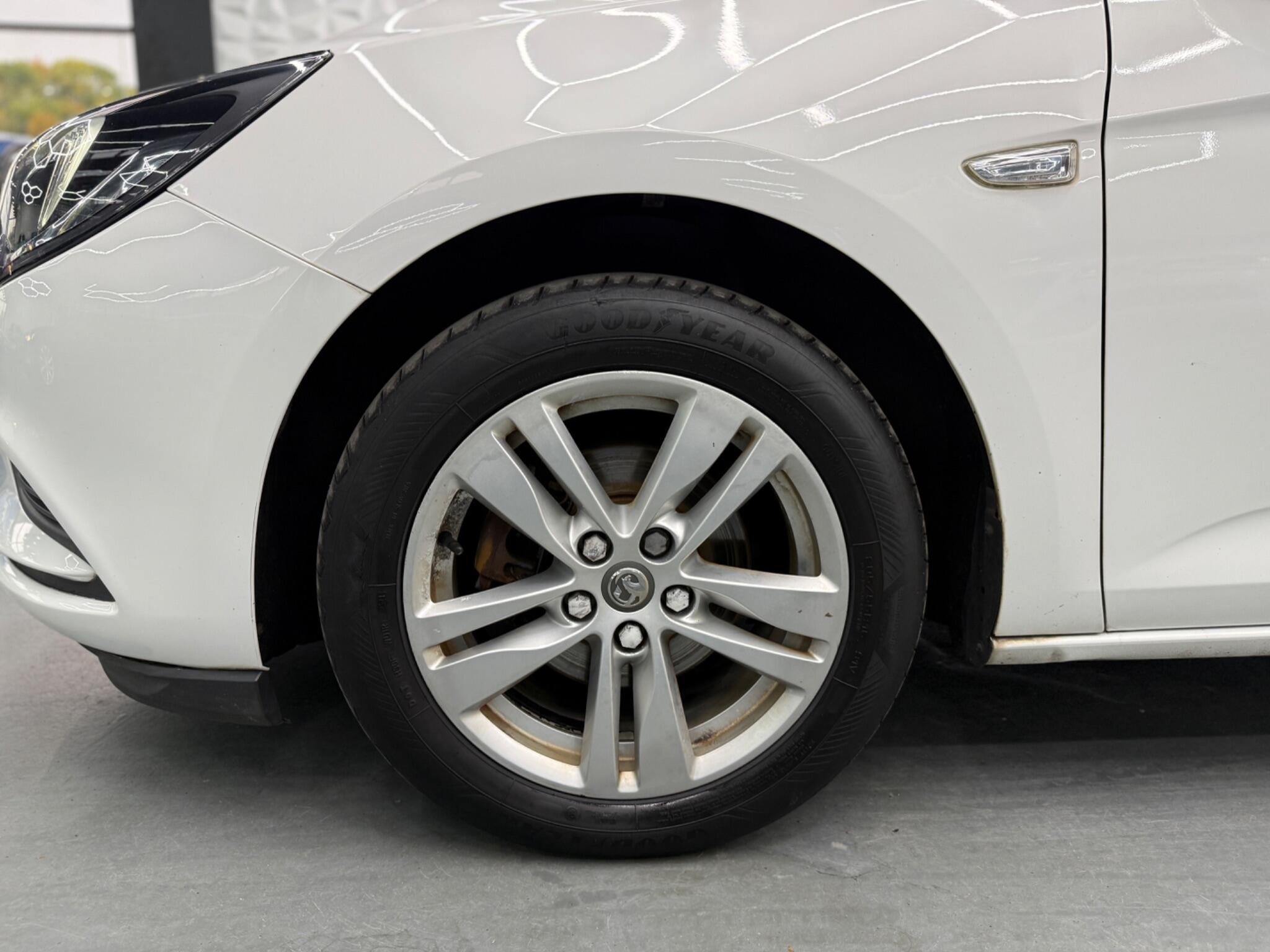 Vauxhall Astra - Image 9