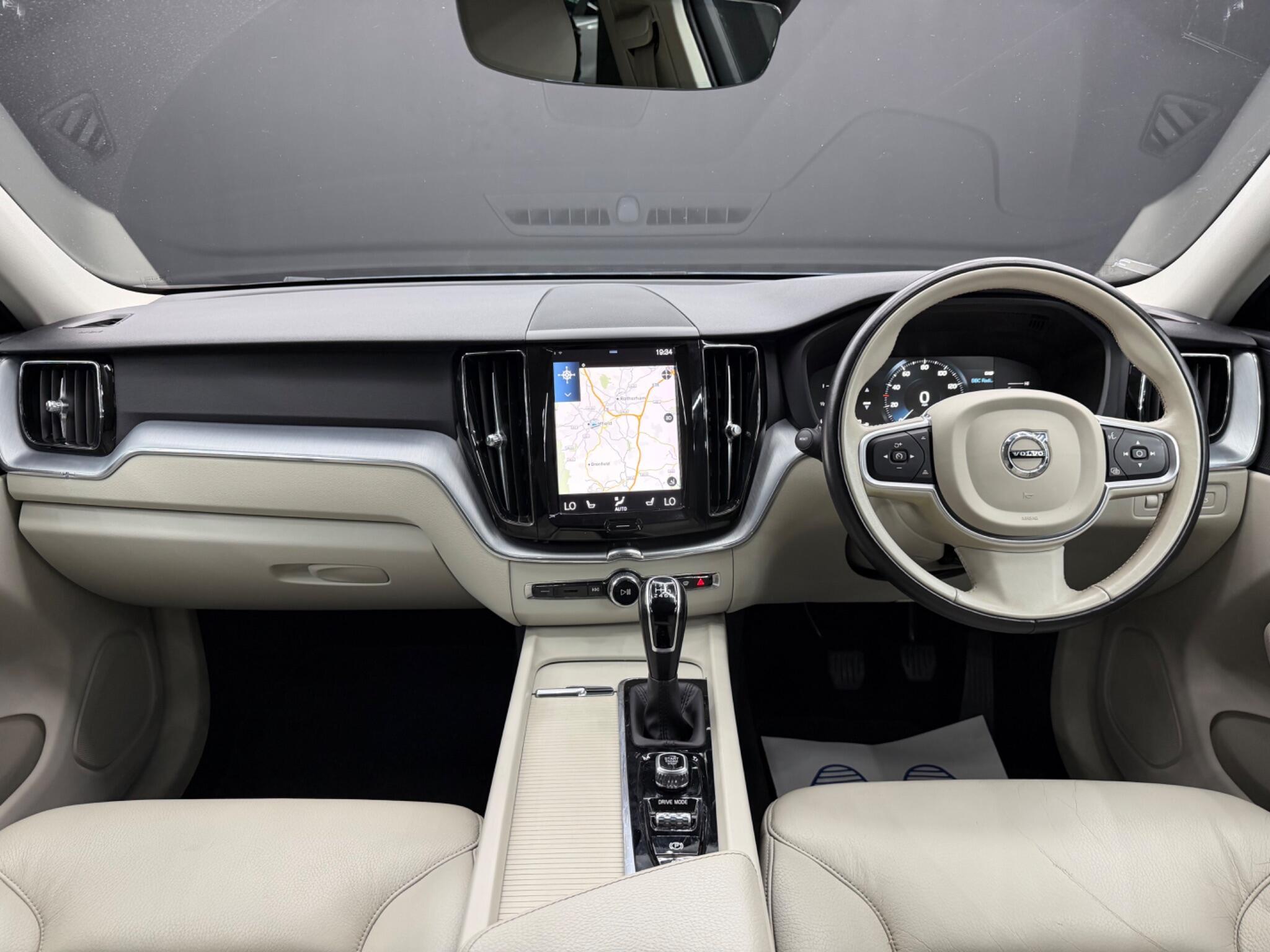 Volvo XC60 - Image 10