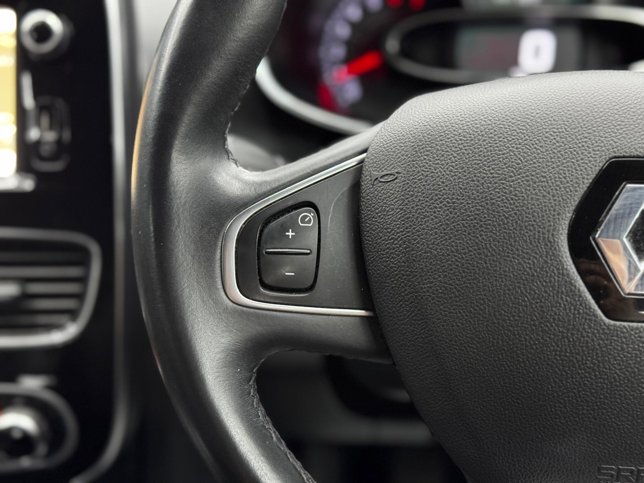 Renault Clio - Image 20
