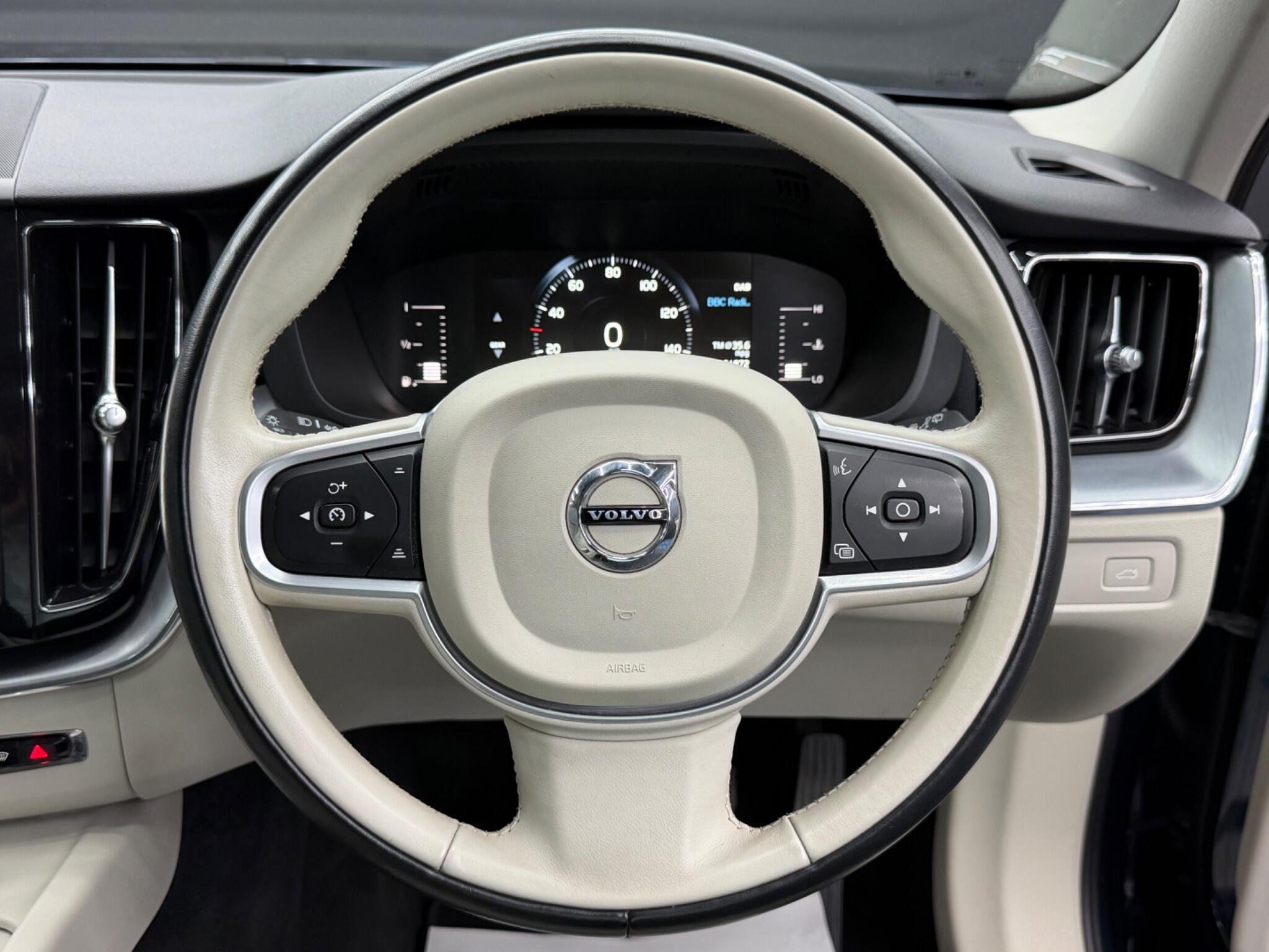 Volvo XC60 - Image 19
