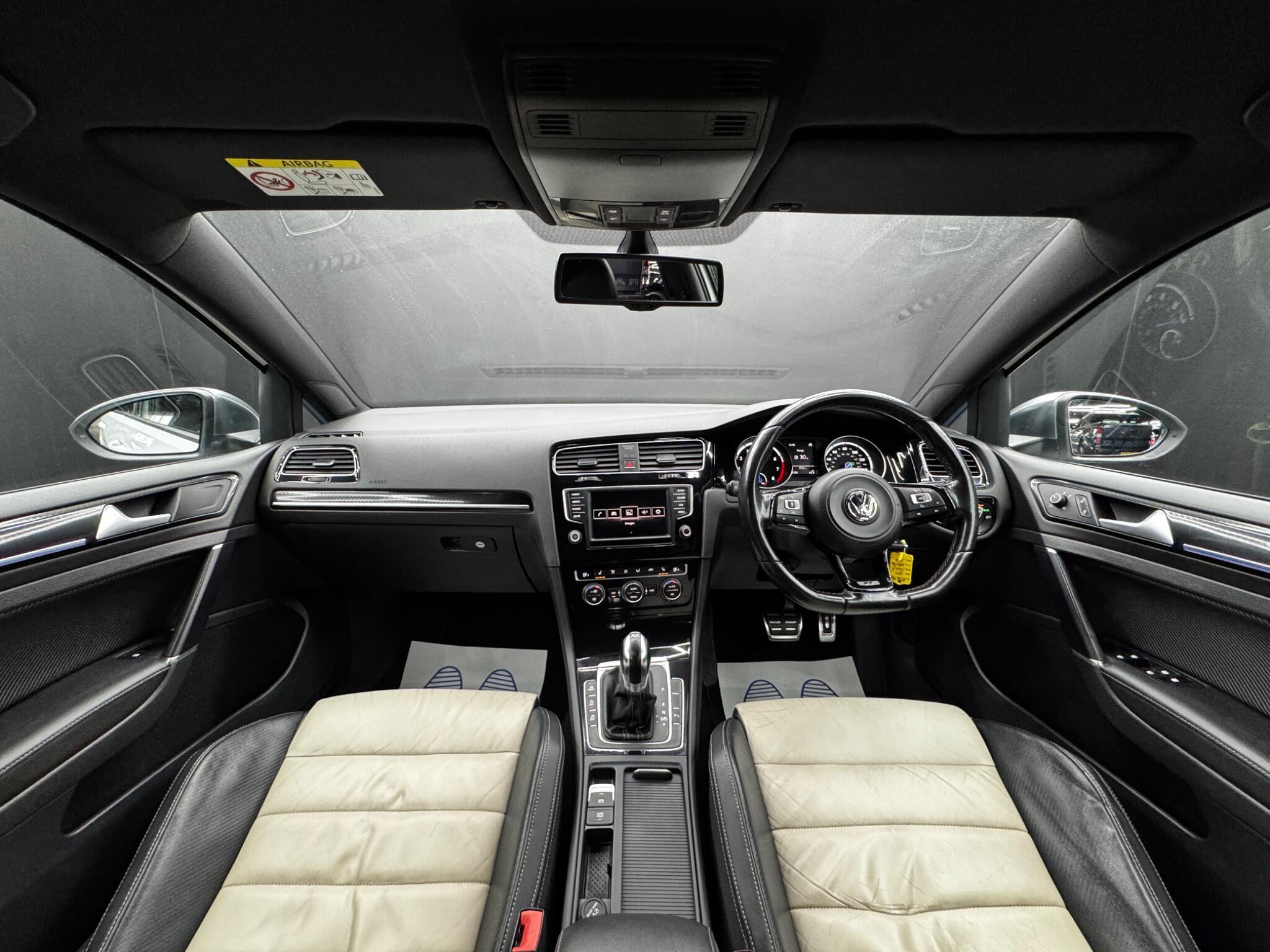 Volkswagen Golf - Image 16