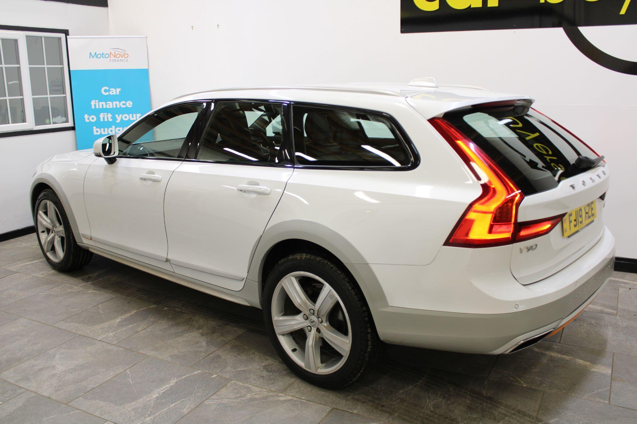 Volvo V90 CROSS COUNTRY - Image 20