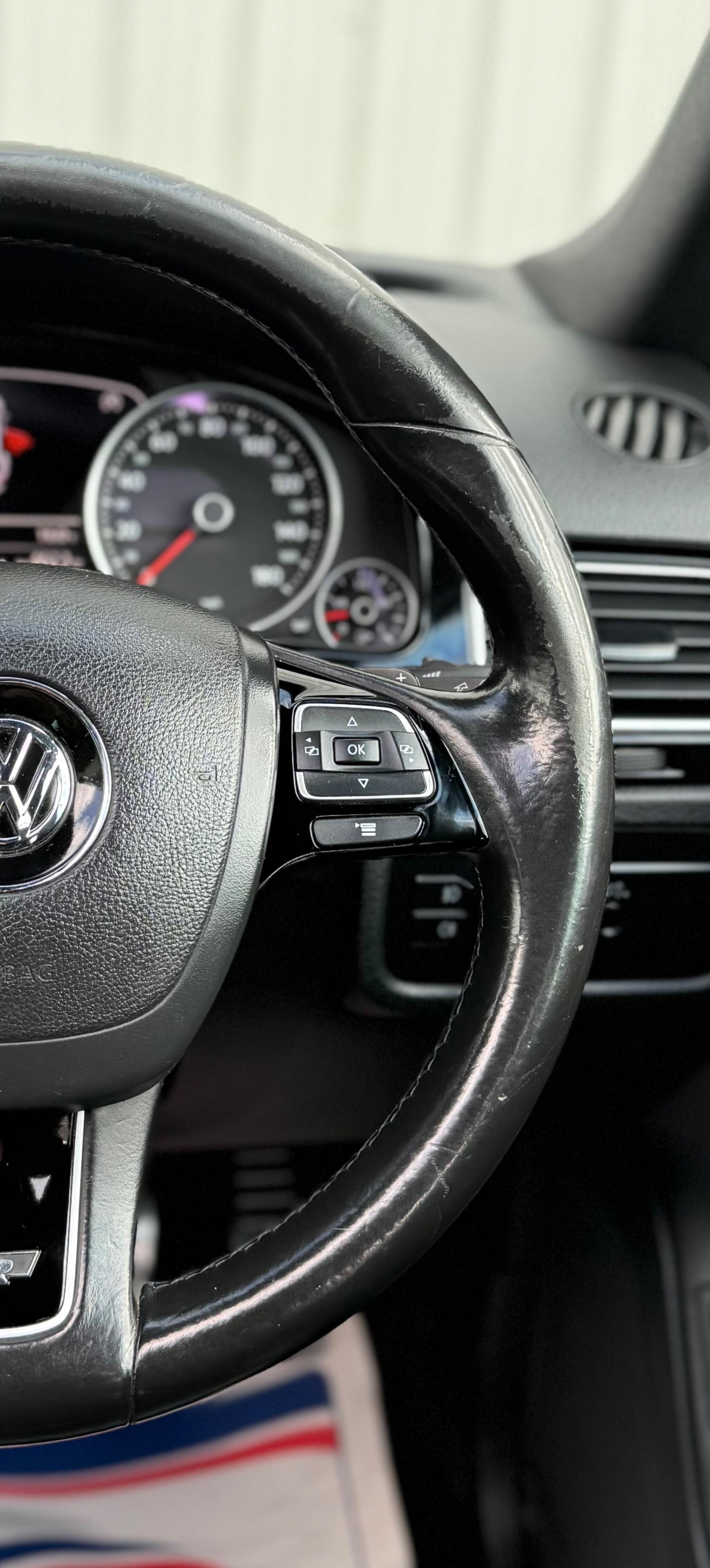 Volkswagen Touareg - Image 37