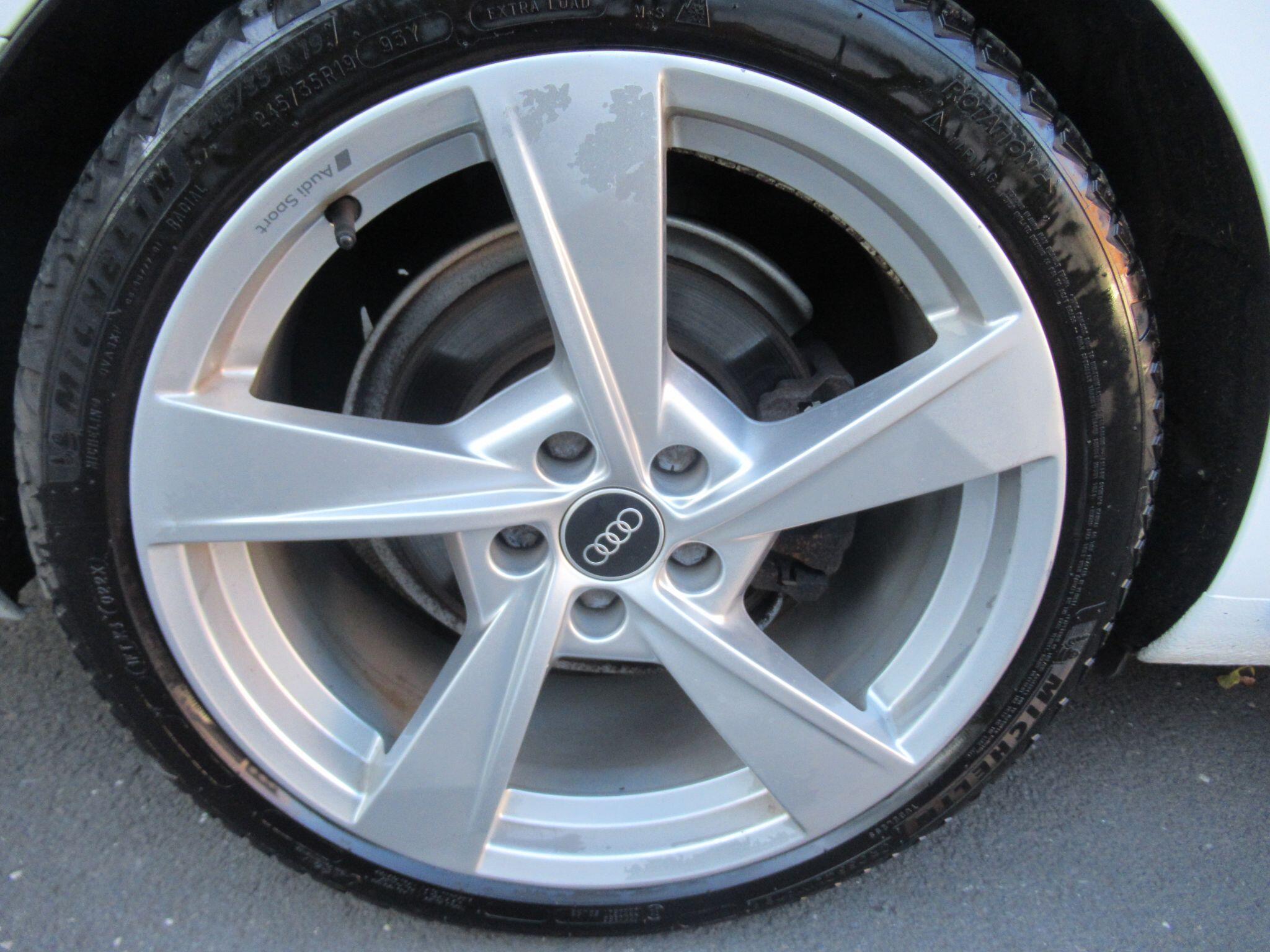 Audi A4 Avant - Image 13