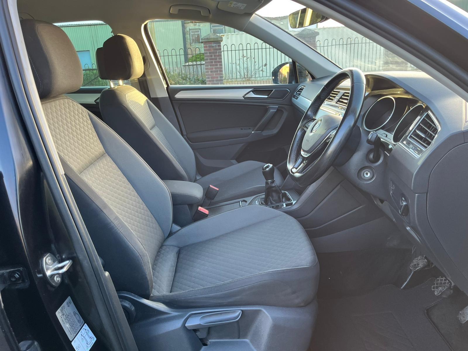 Volkswagen Tiguan - Image 11