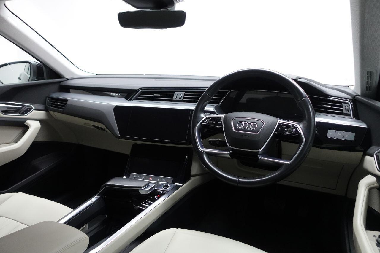 Audi E-Tron - Image 17