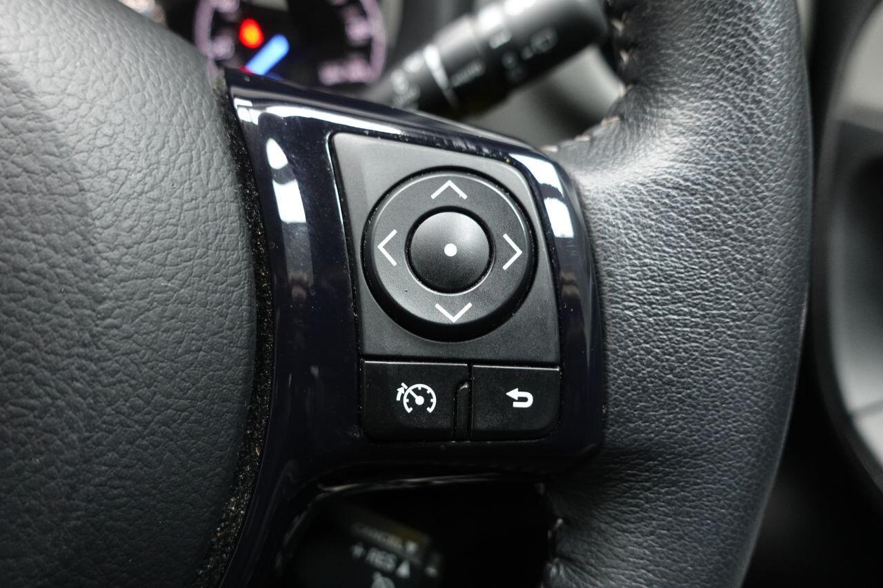 Toyota Yaris - Image 11
