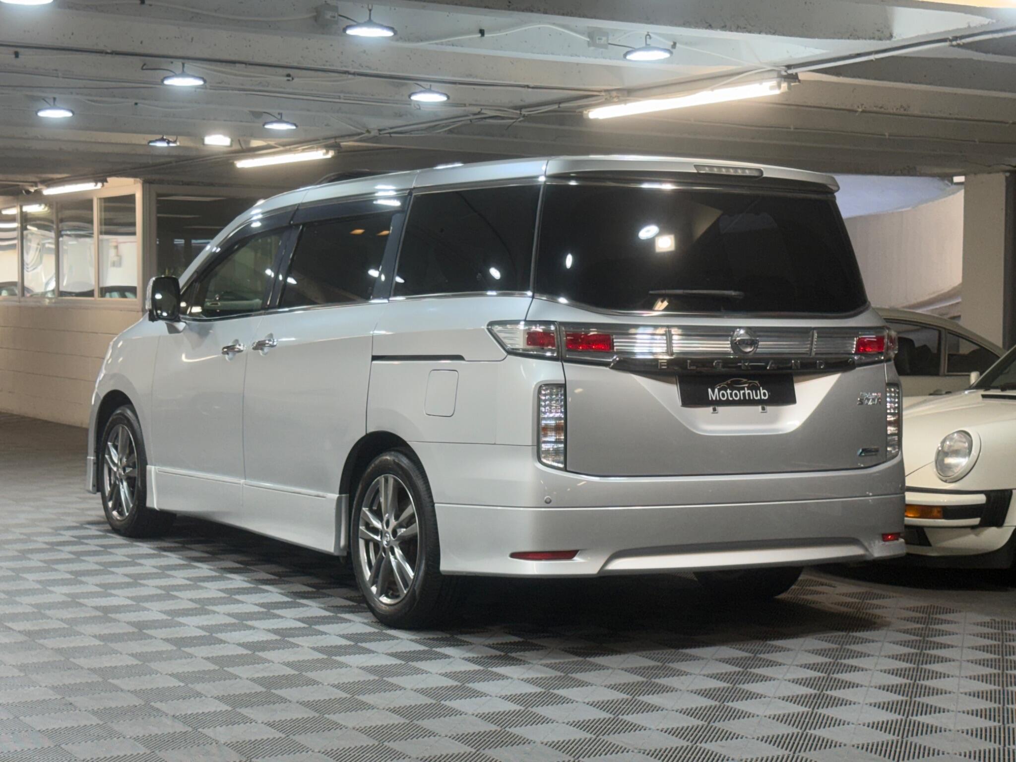 Nissan Elgrand - Image 4