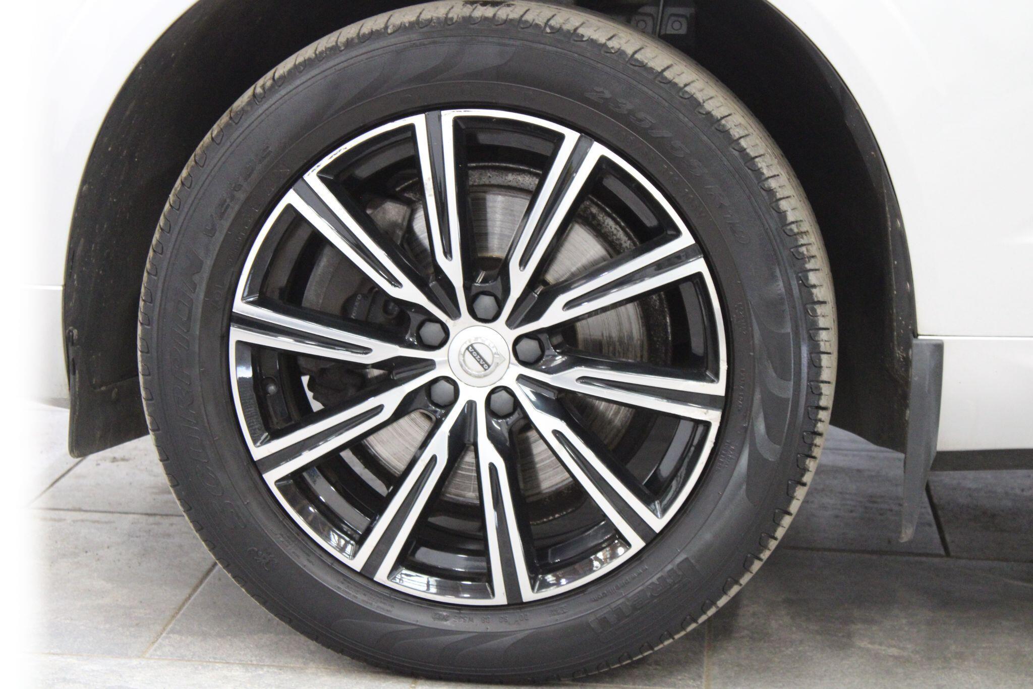 Volvo XC60 - Image 24