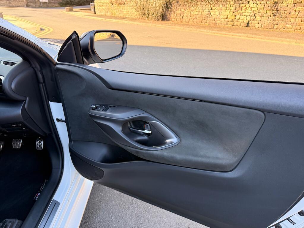 Toyota Yaris - Image 36