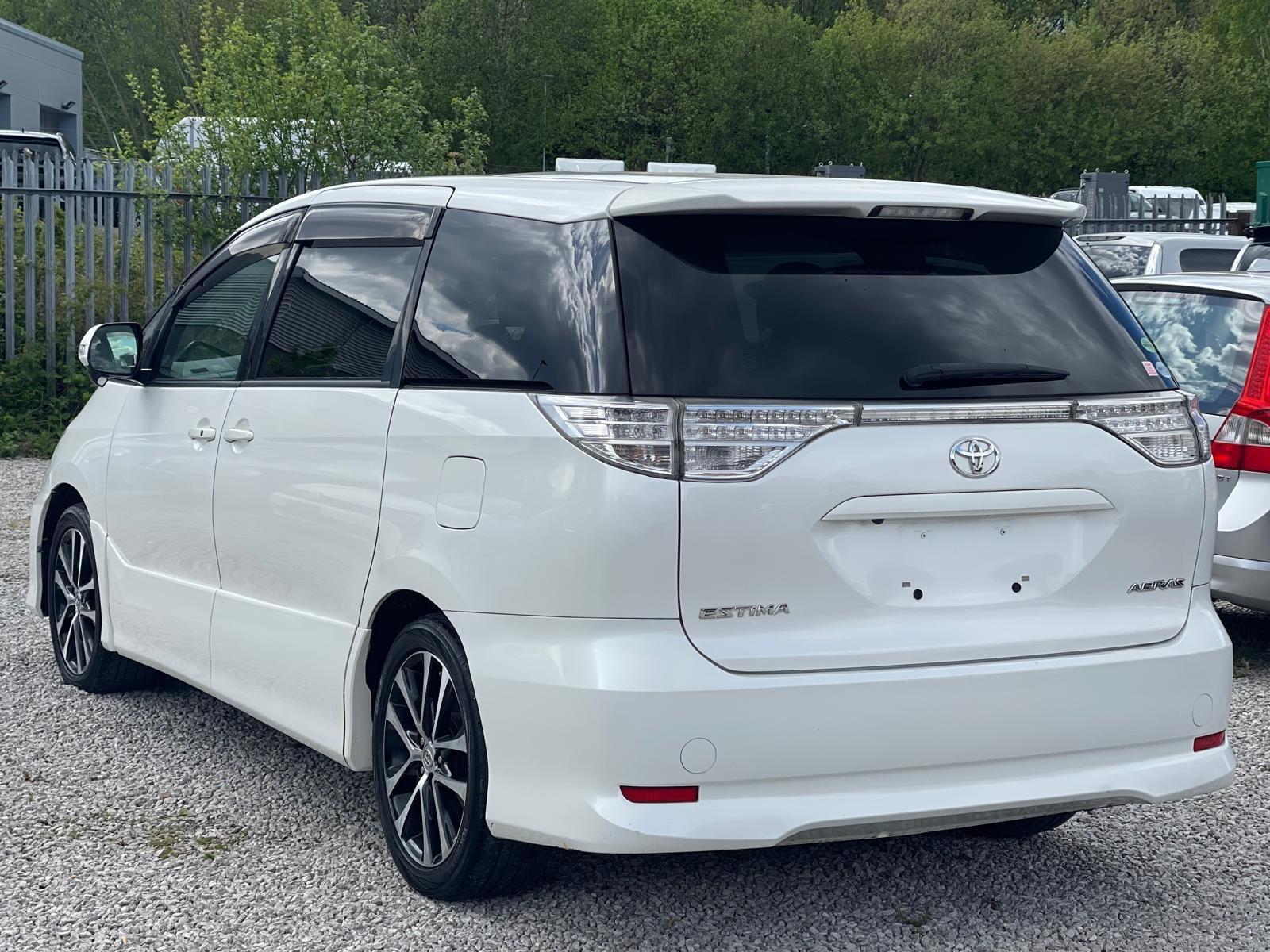 Toyota Estima Aeras G - Image 6