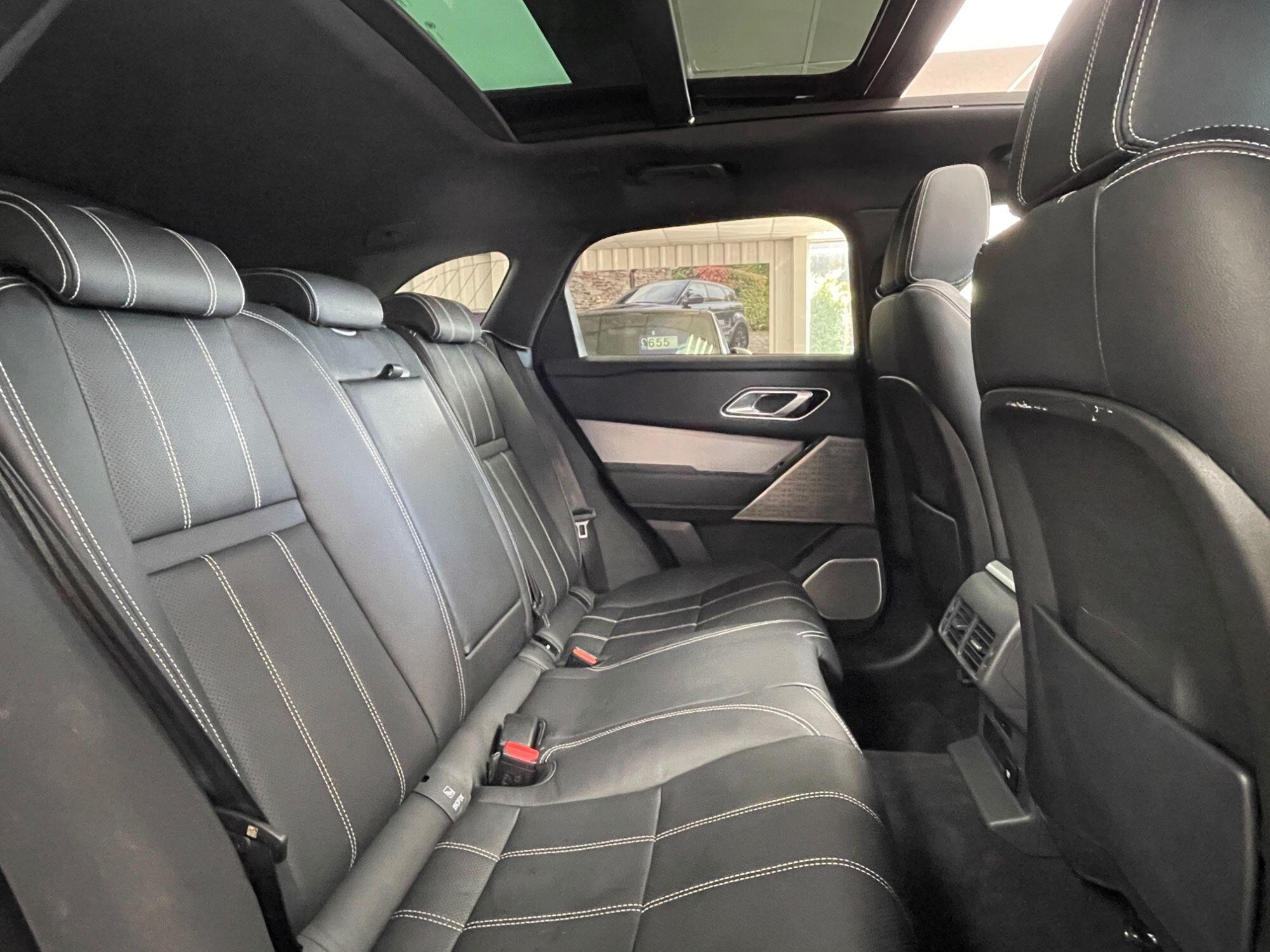 Land Rover Range Rover Velar - Image 30