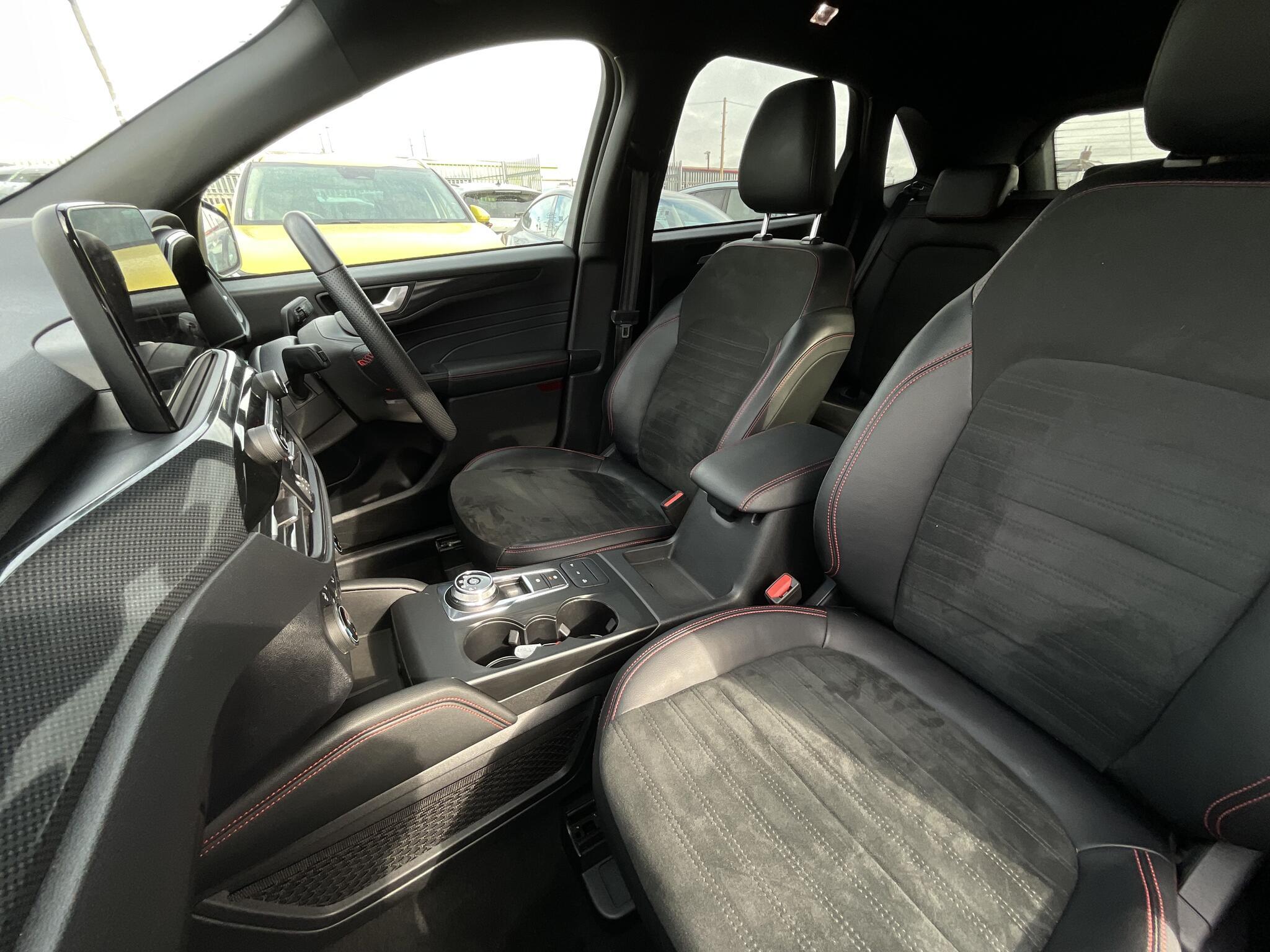 Ford Kuga - Image 17