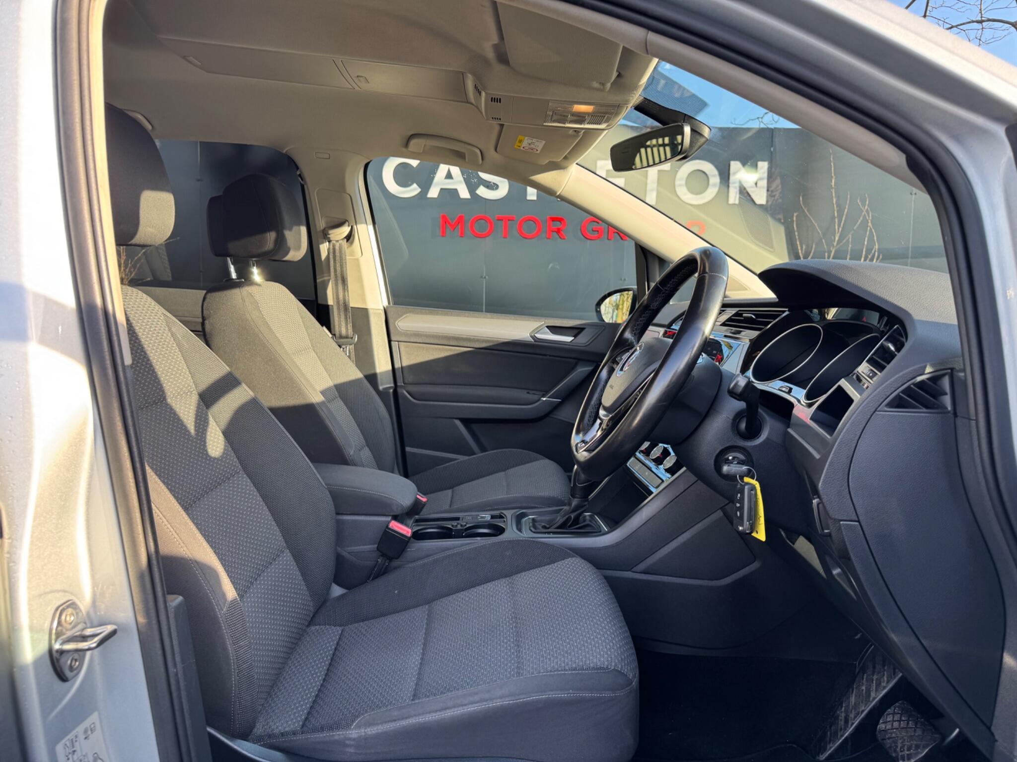 Volkswagen Touran - Image 16
