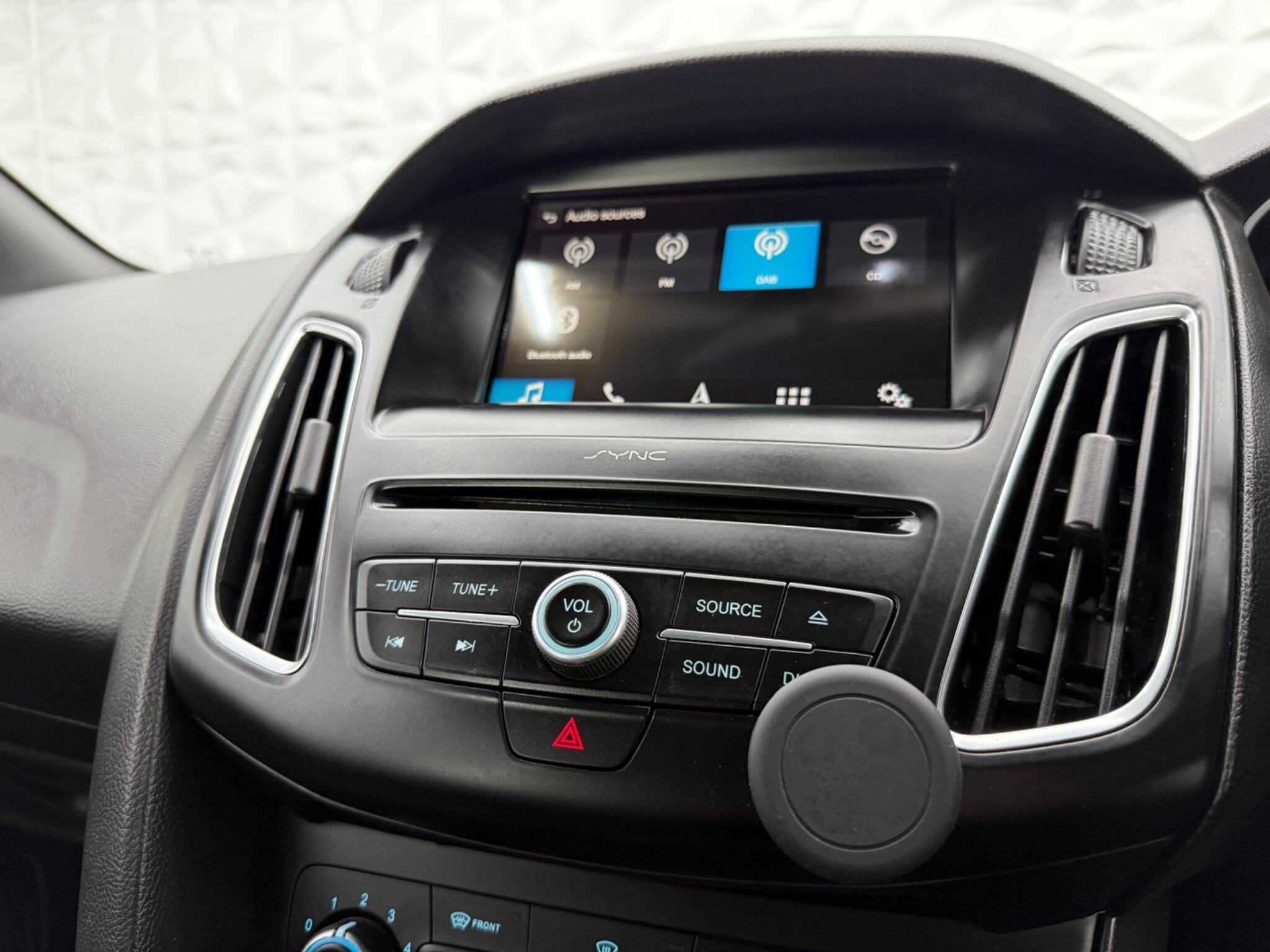 Ford Focus - Image 46