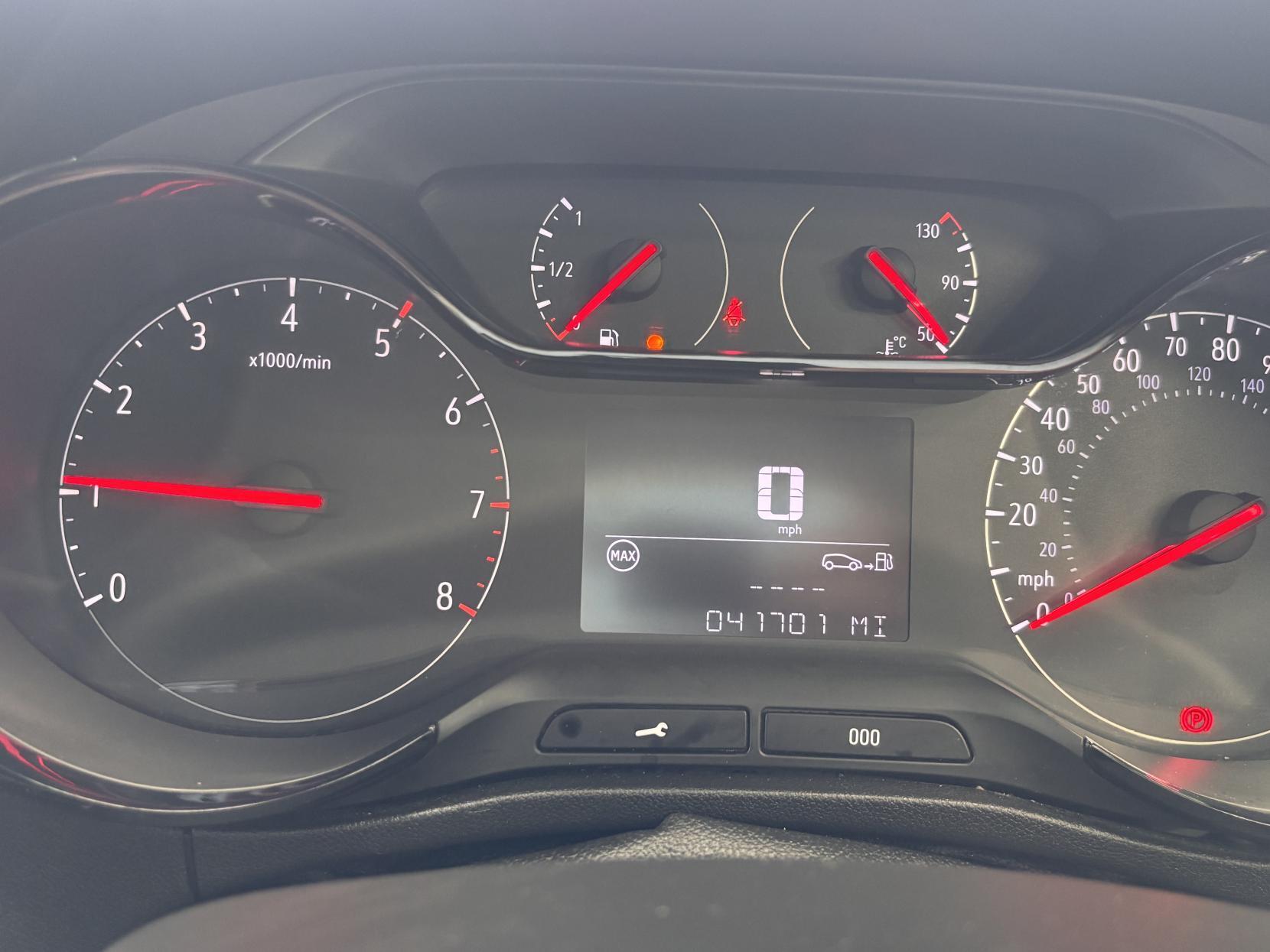 Vauxhall Crossland X - Image 18