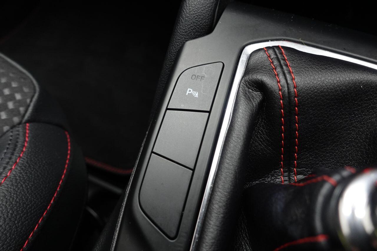 Ford Focus - Image 34