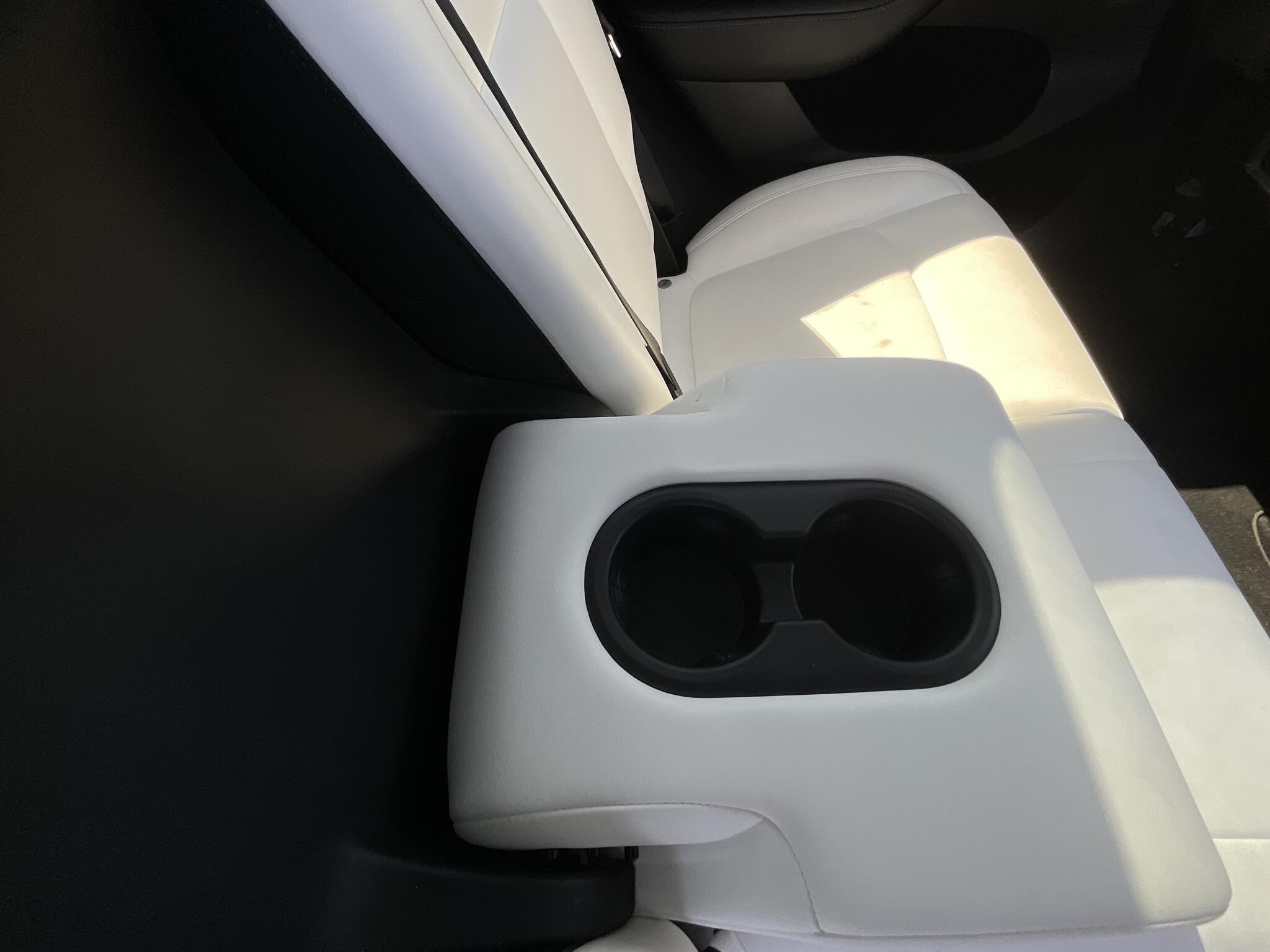 Tesla Model Y - Image 11