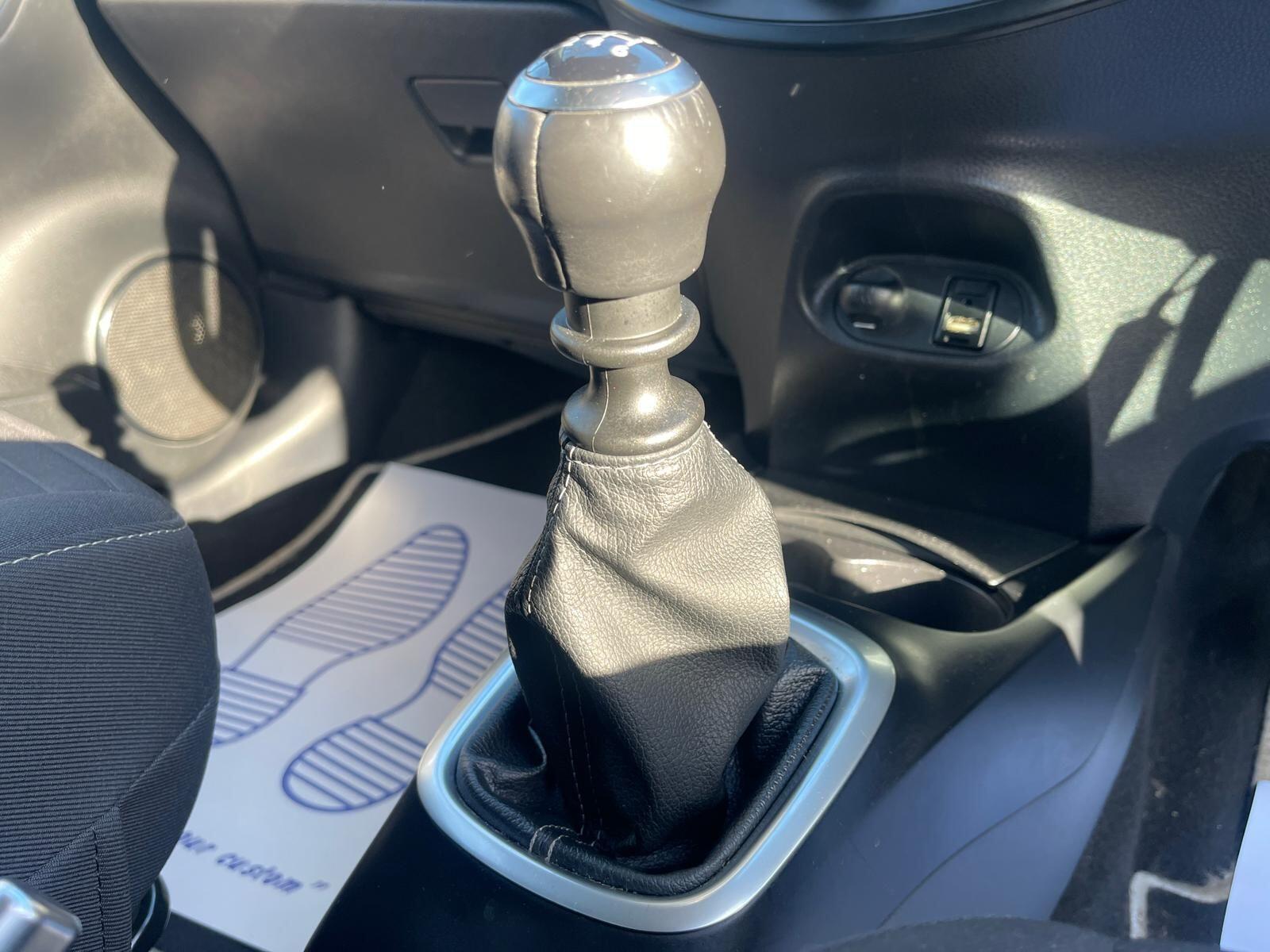 Toyota Yaris - Image 16