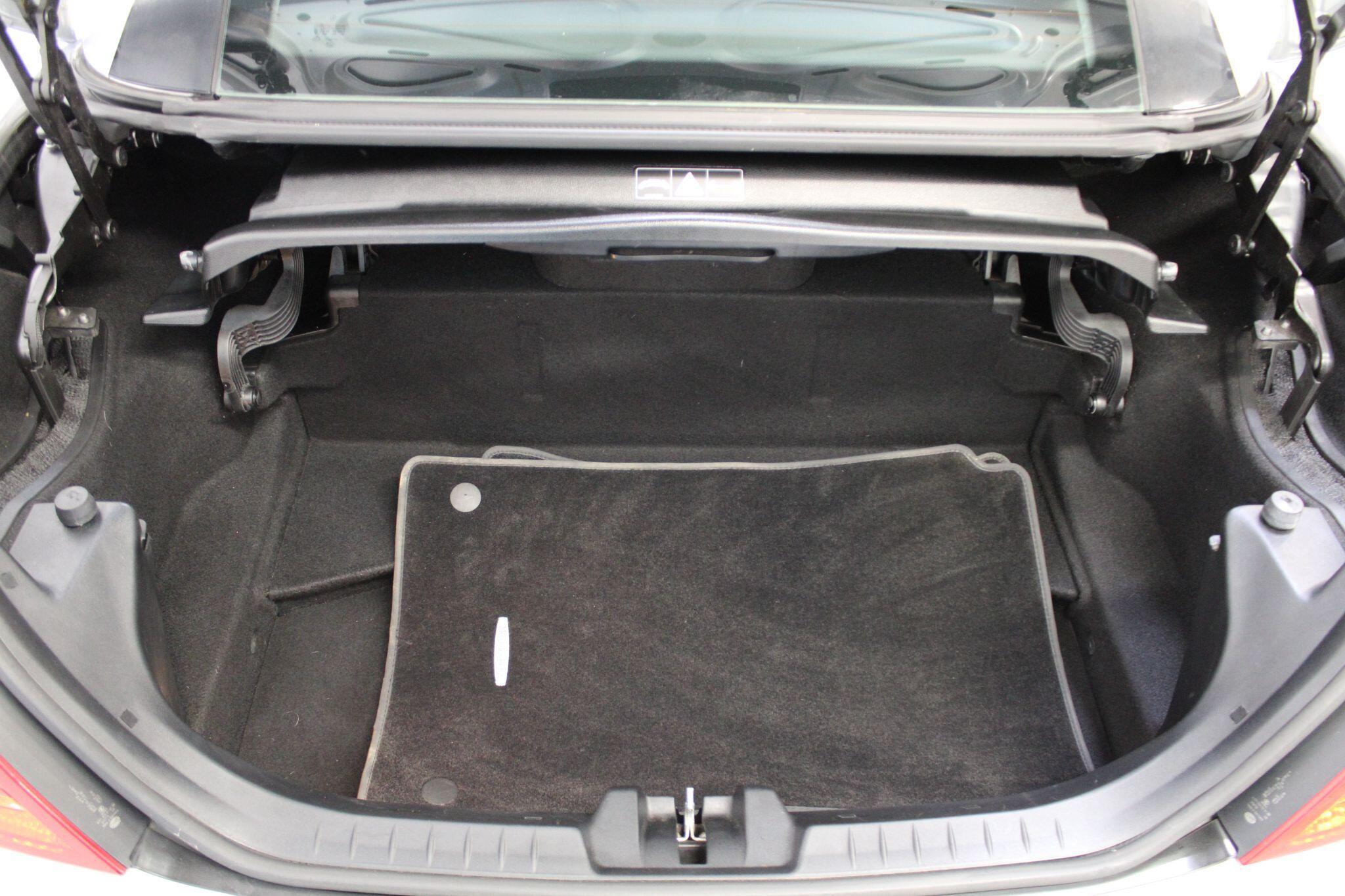 Mercedes SLK - Image 18