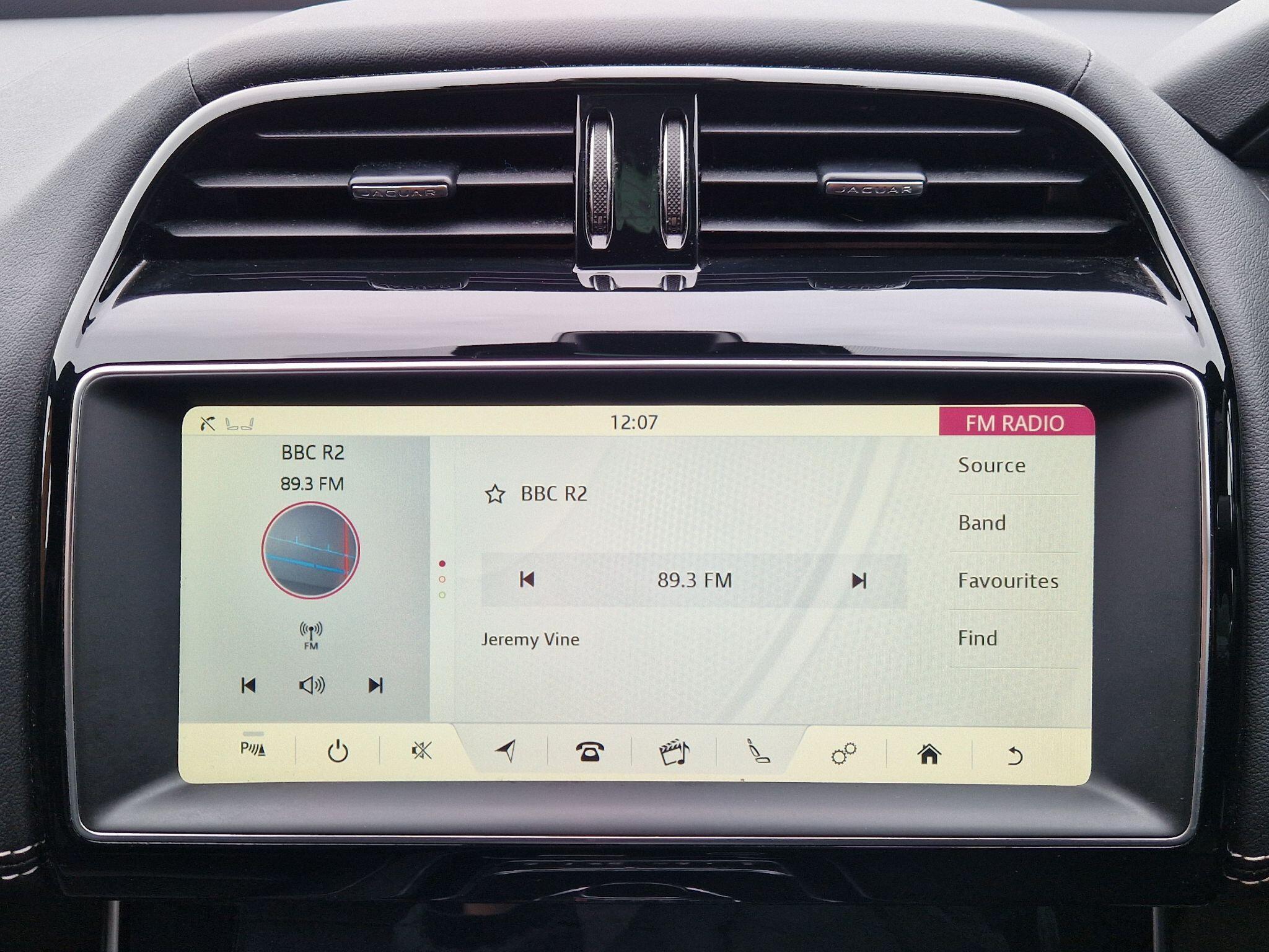 Jaguar XE - Image 49