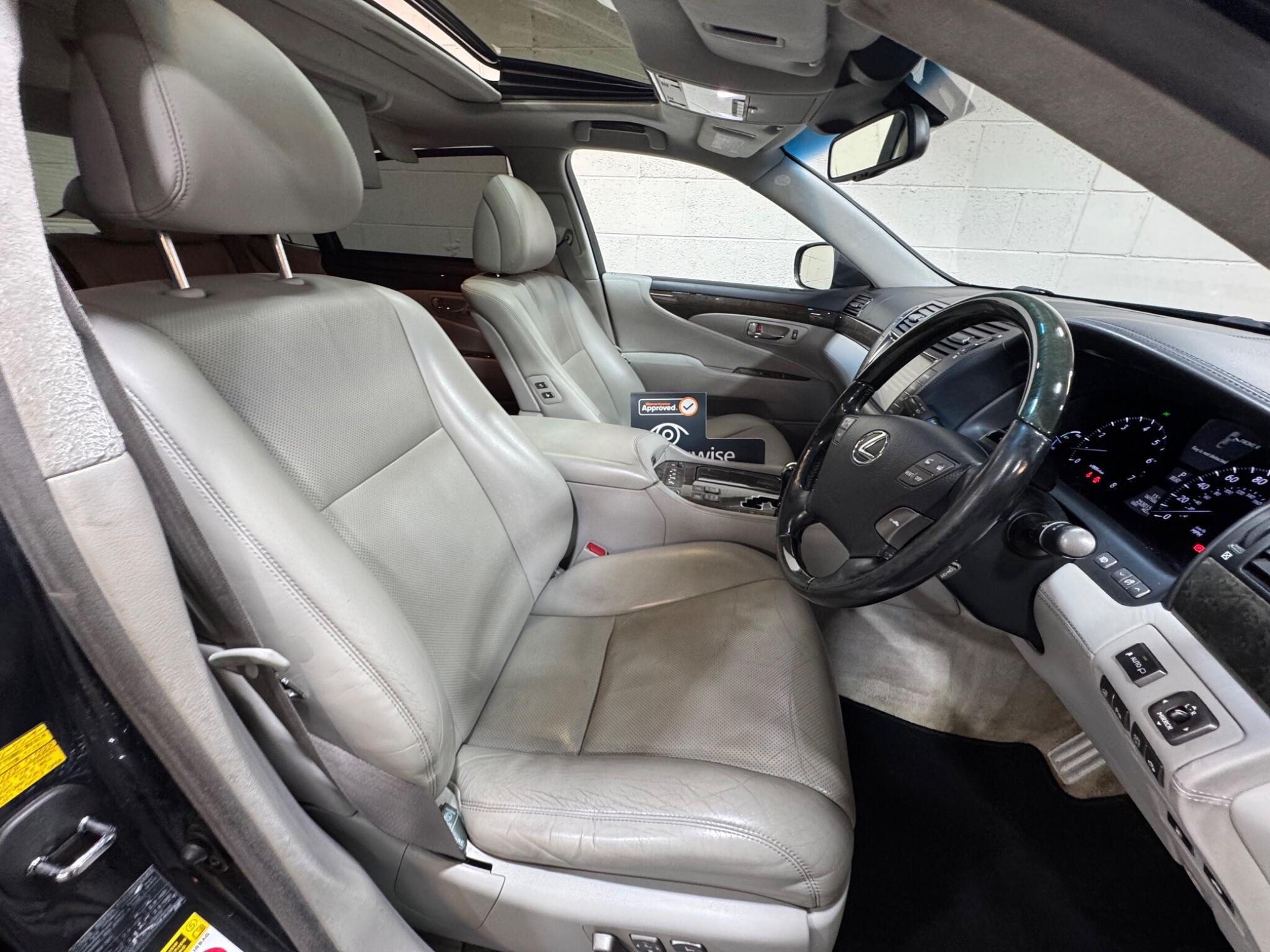 Lexus LS - Image 8