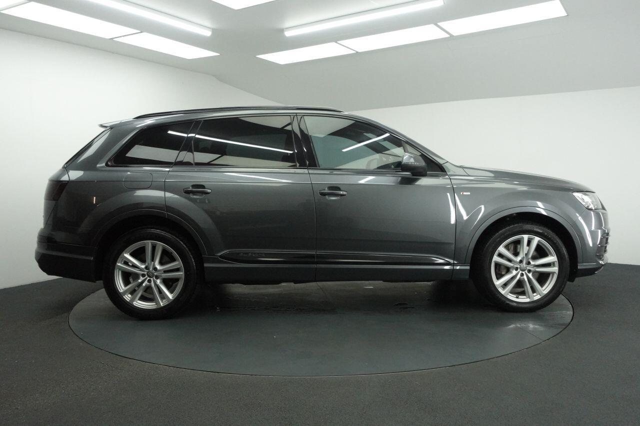 Audi Q7 - Image 14