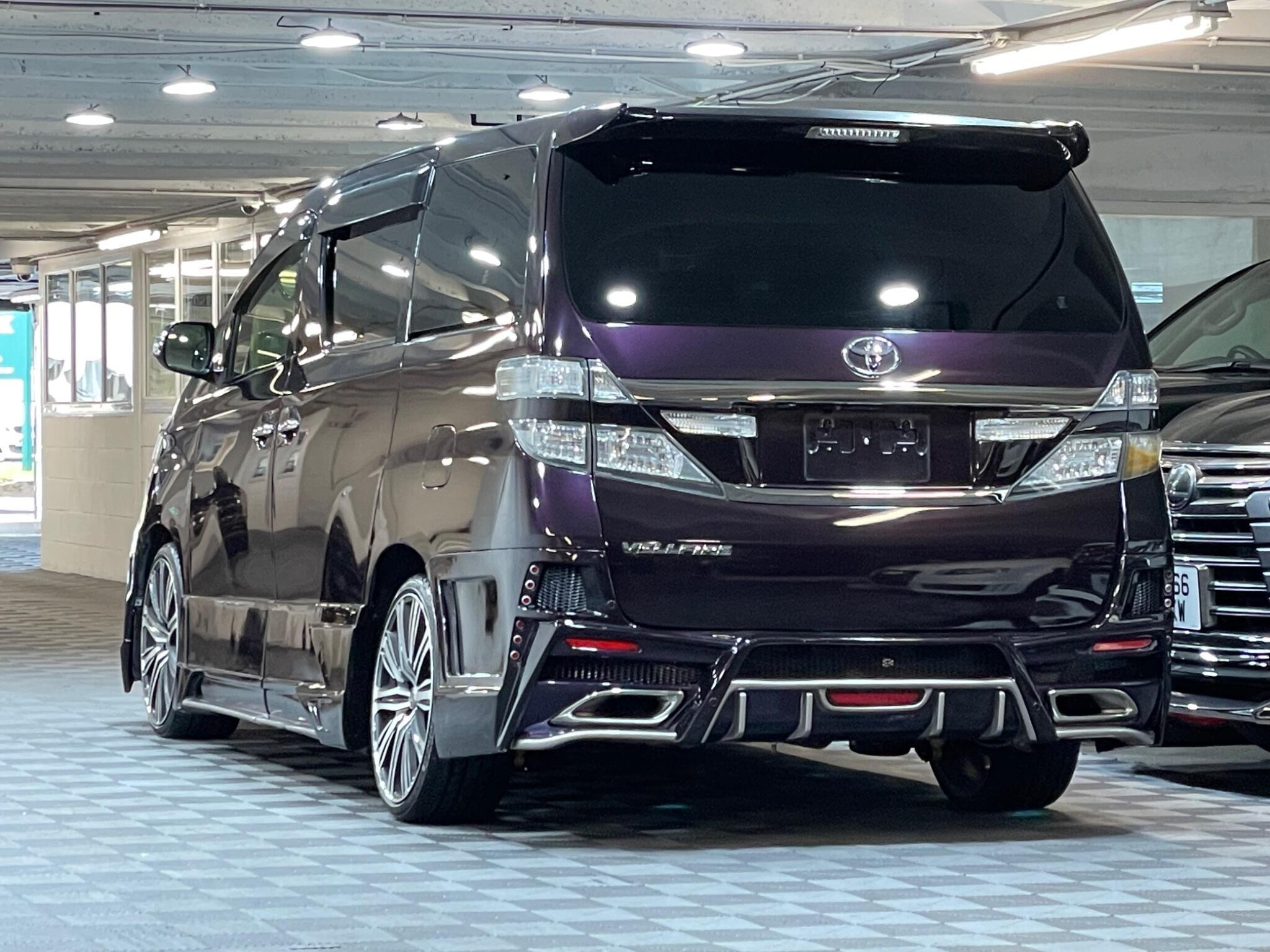 Toyota Vellfire - Image 3
