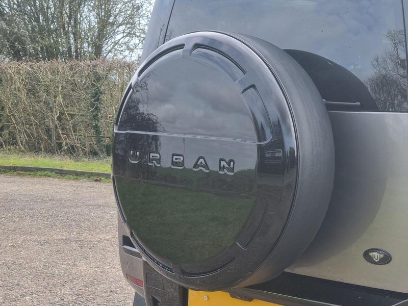 Land Rover Defender 90 - Image 13