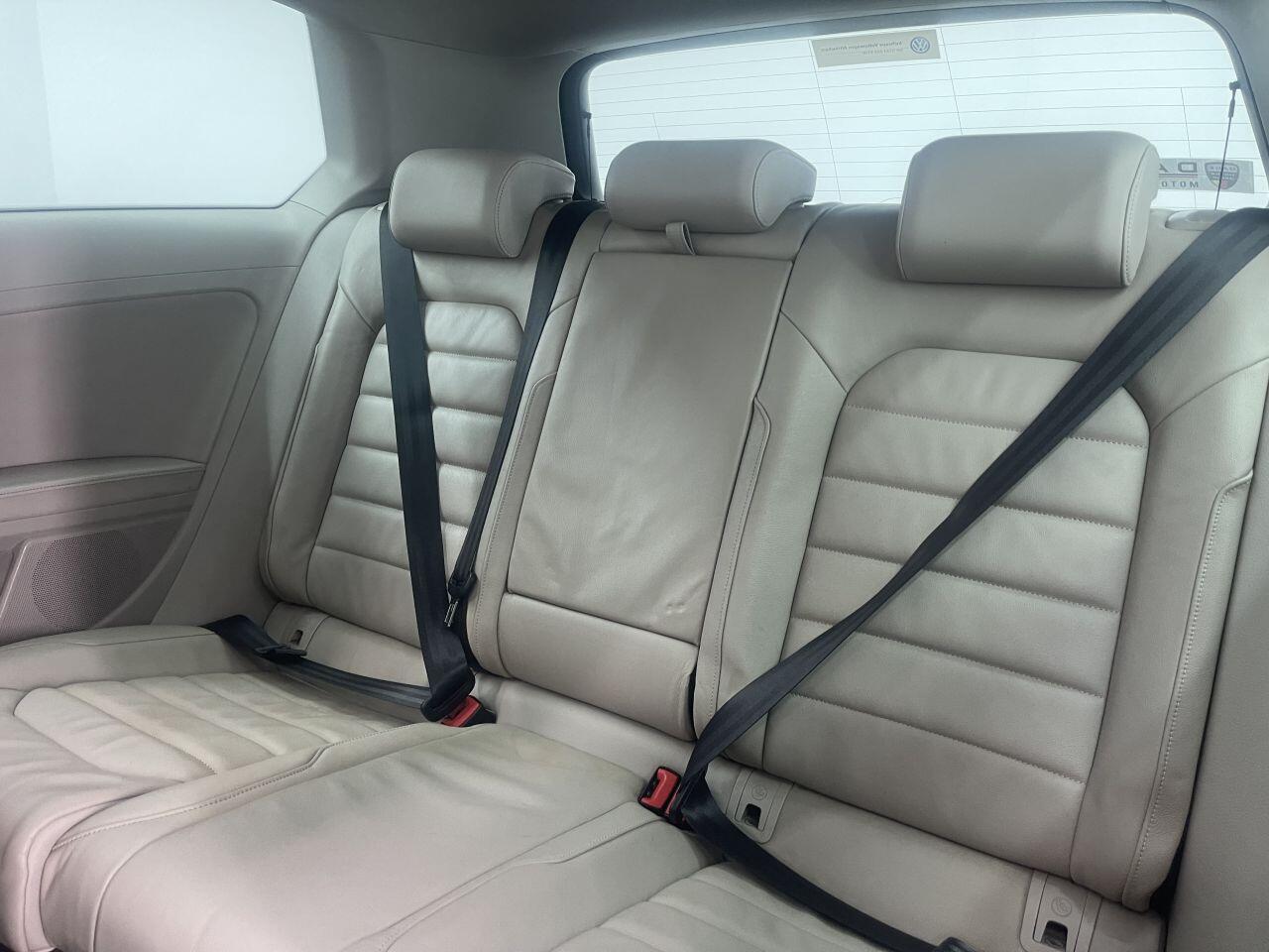 Volkswagen Golf - Image 15