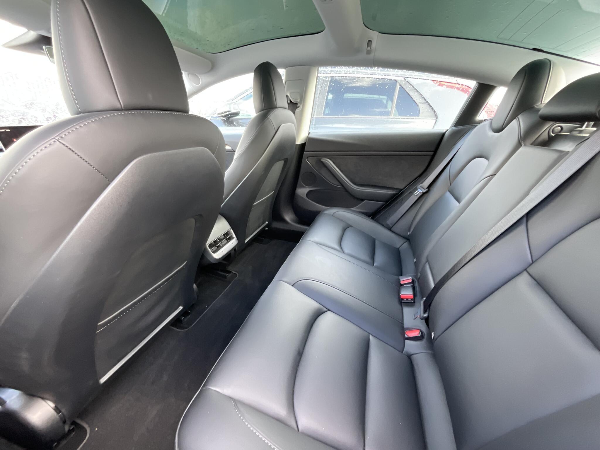 Tesla Model 3 - Image 15