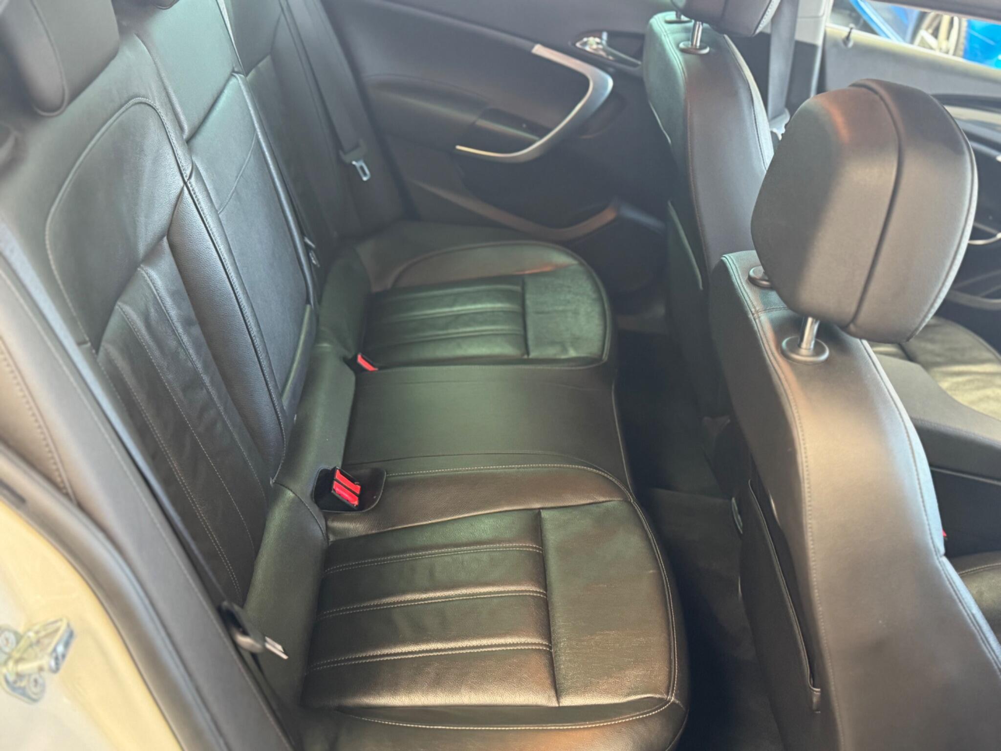 Vauxhall Insignia - Image 15