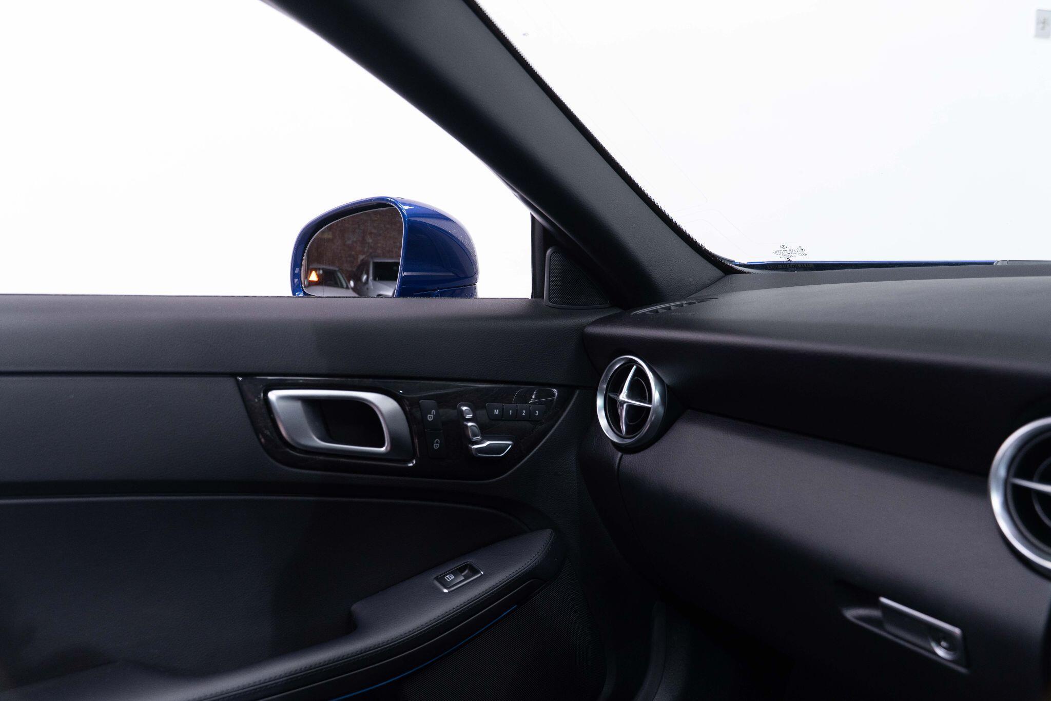 Mercedes SLC - Image 10