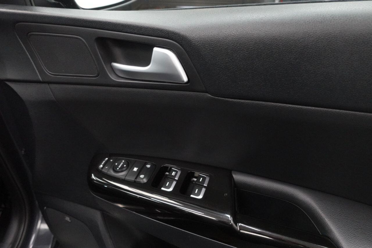 Kia Sportage - Image 18