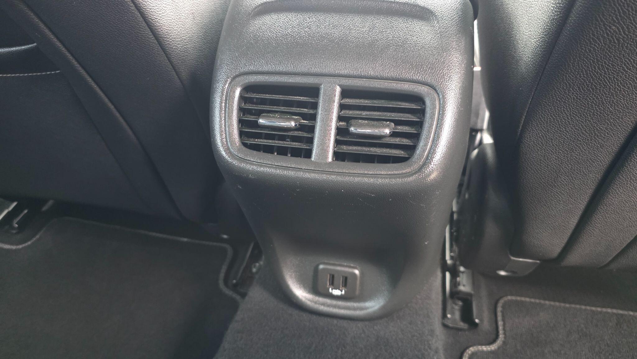 Vauxhall Insignia - Image 40