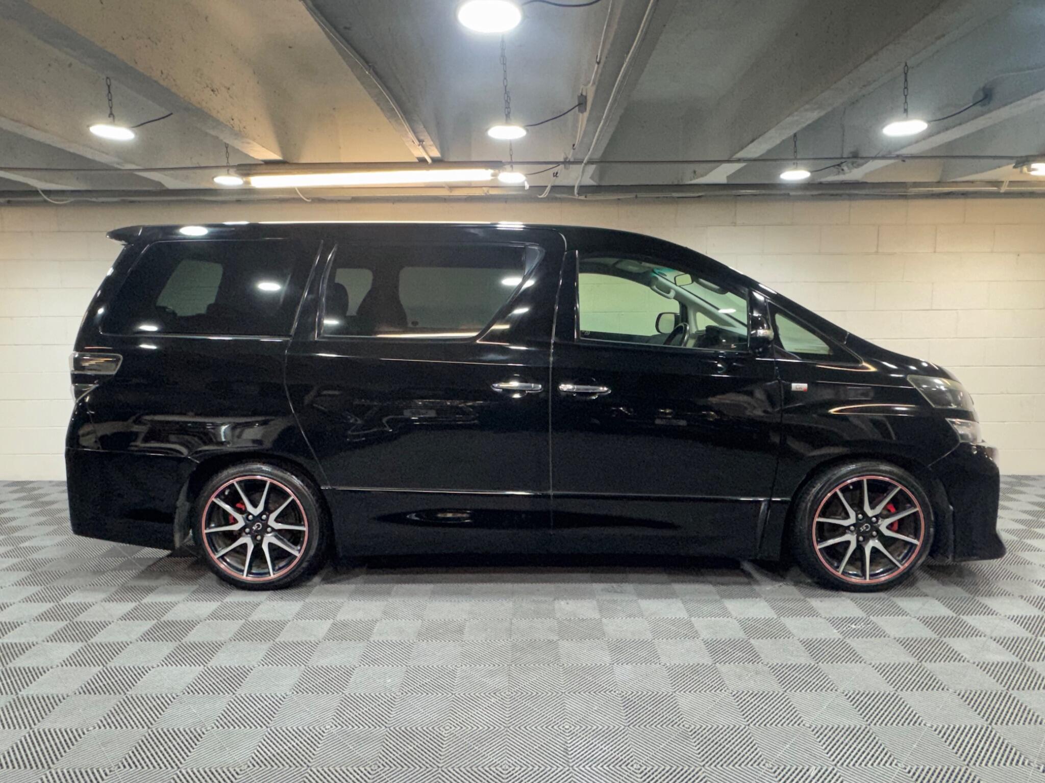 Toyota Vellfire - Image 5