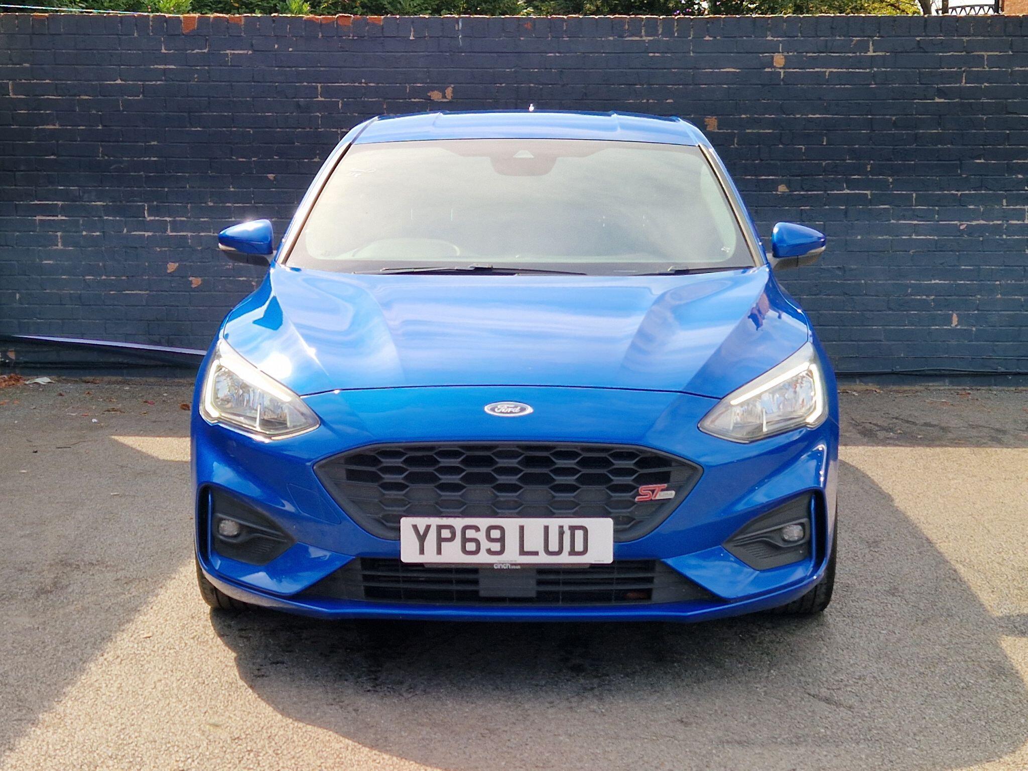 Ford Focus - Image 11