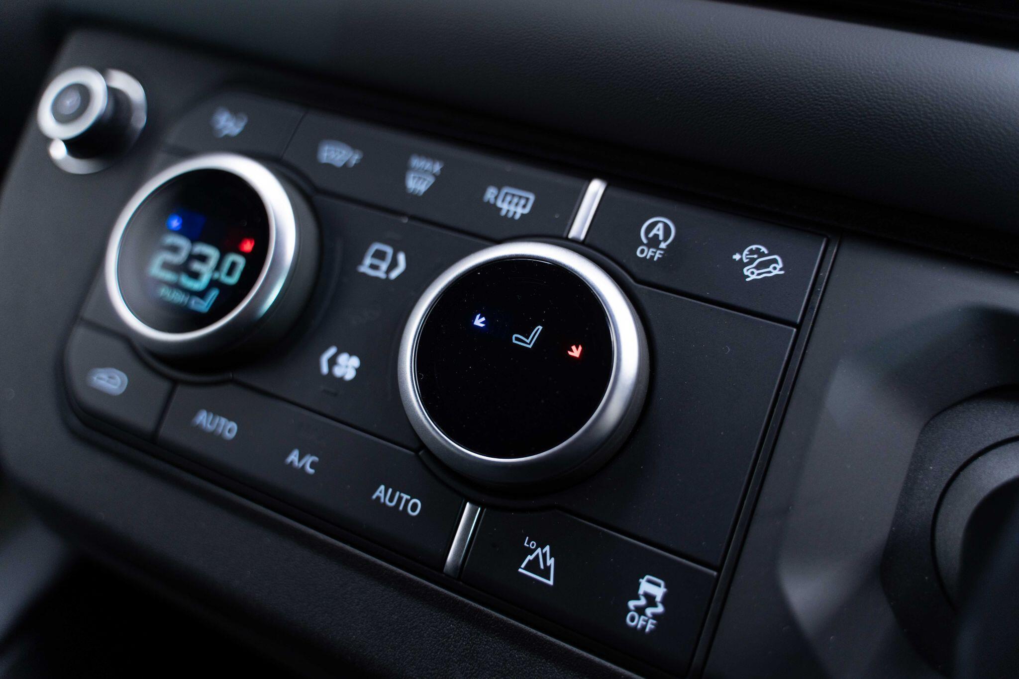 Land Rover Defender 110 - Image 14
