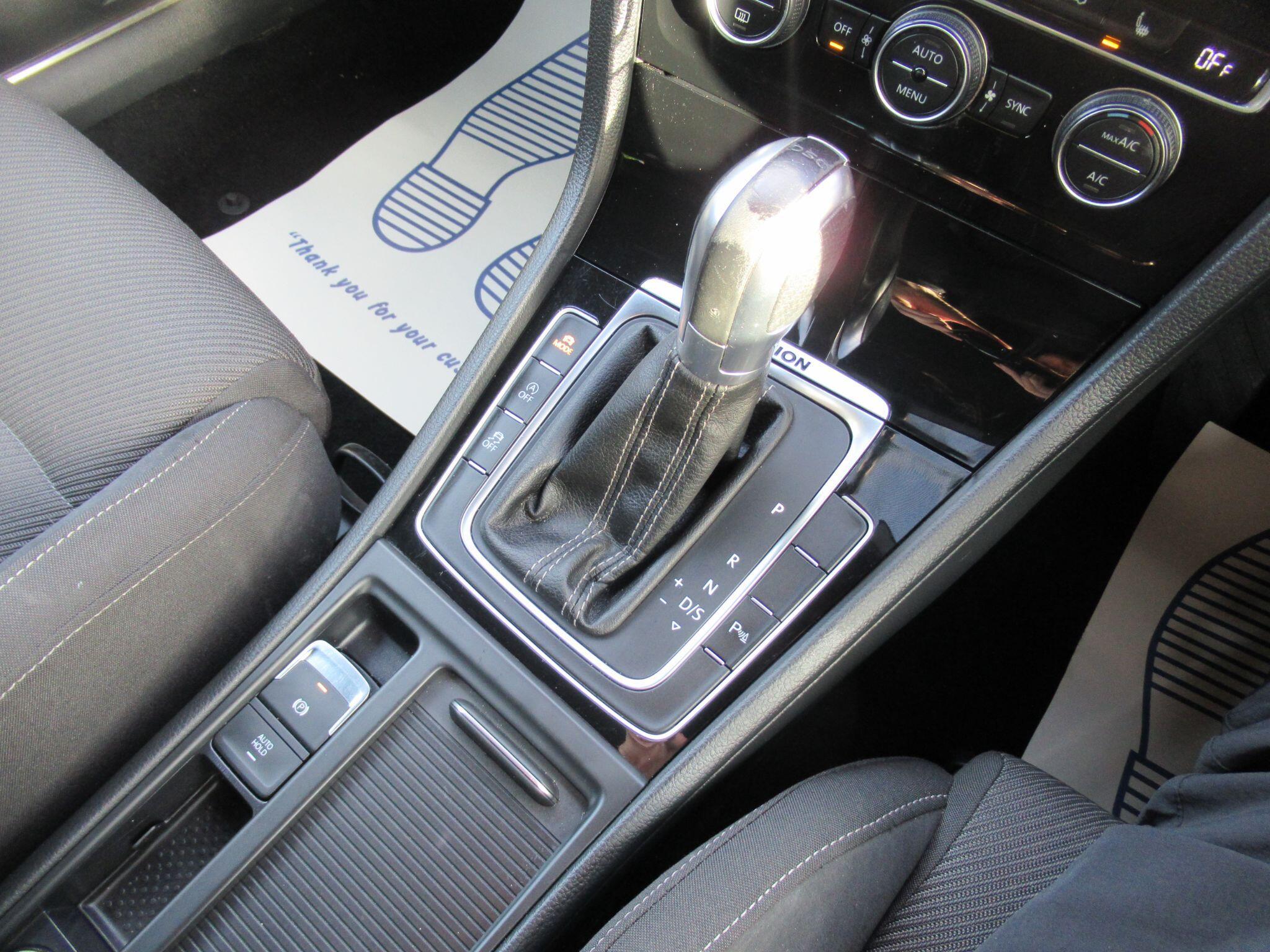 Volkswagen Golf - Image 39