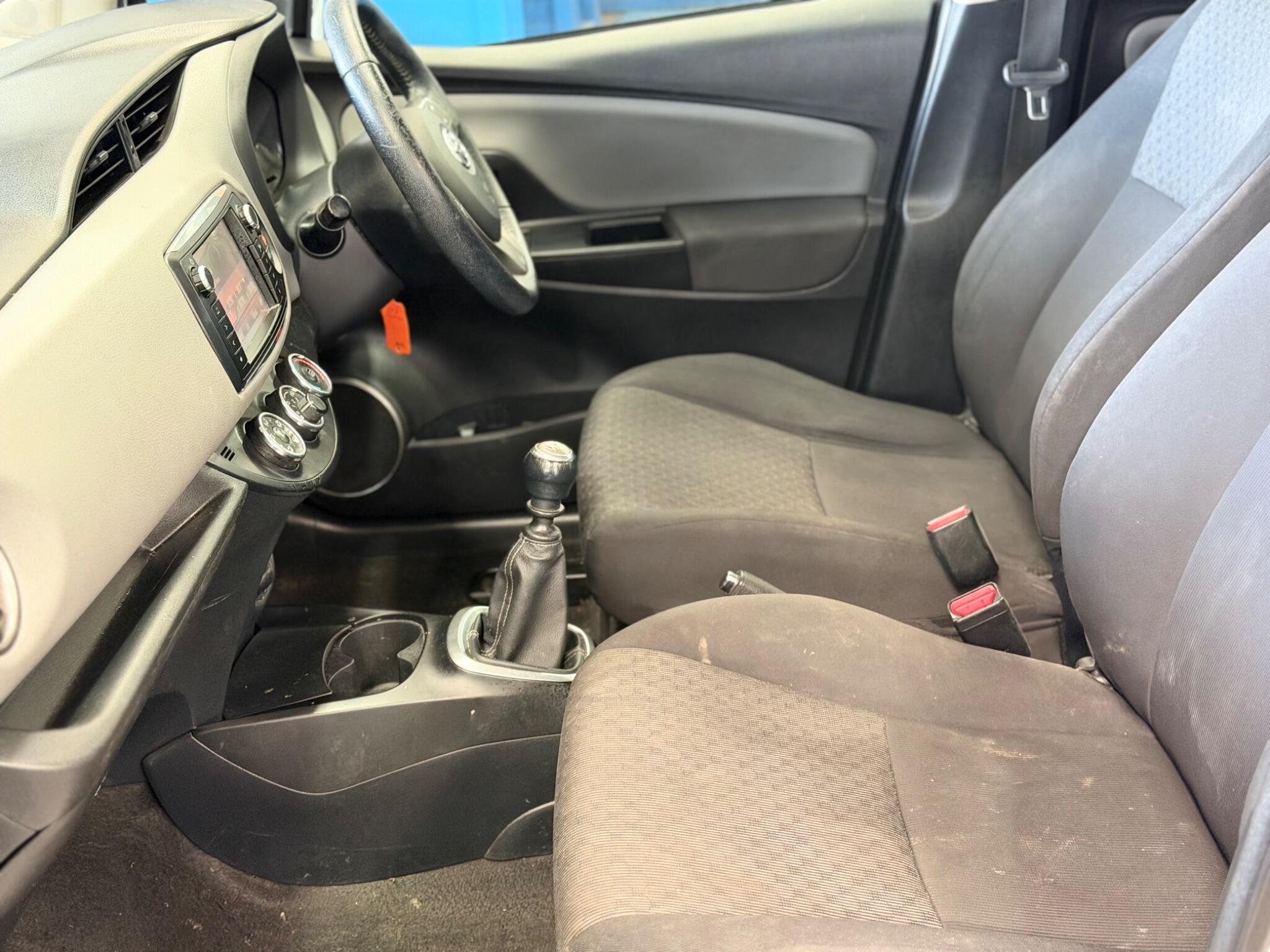 Toyota Yaris - Image 31
