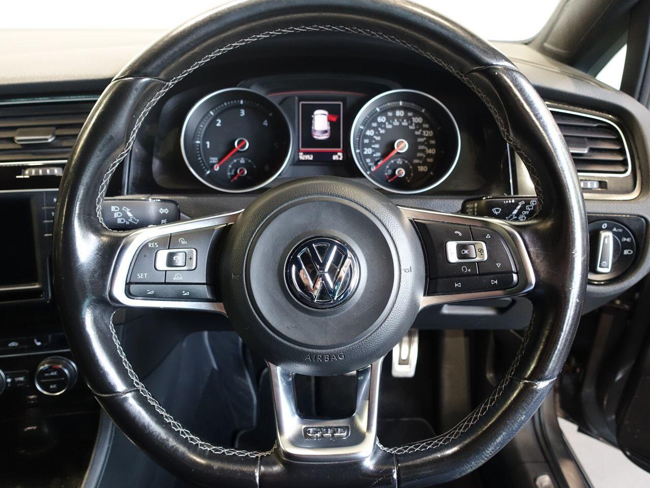 Volkswagen Golf - Image 19