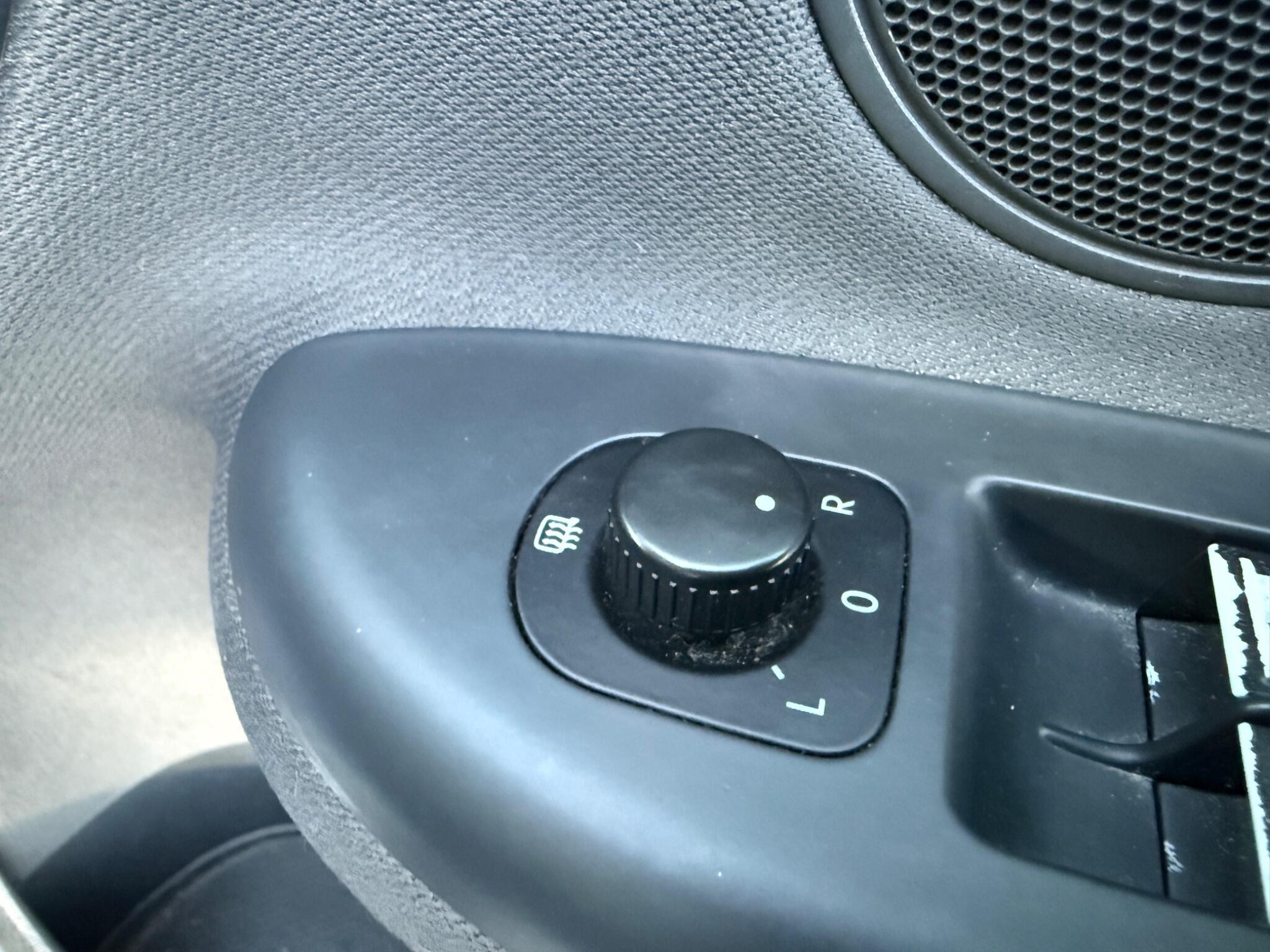 Volkswagen Golf Plus - Image 43